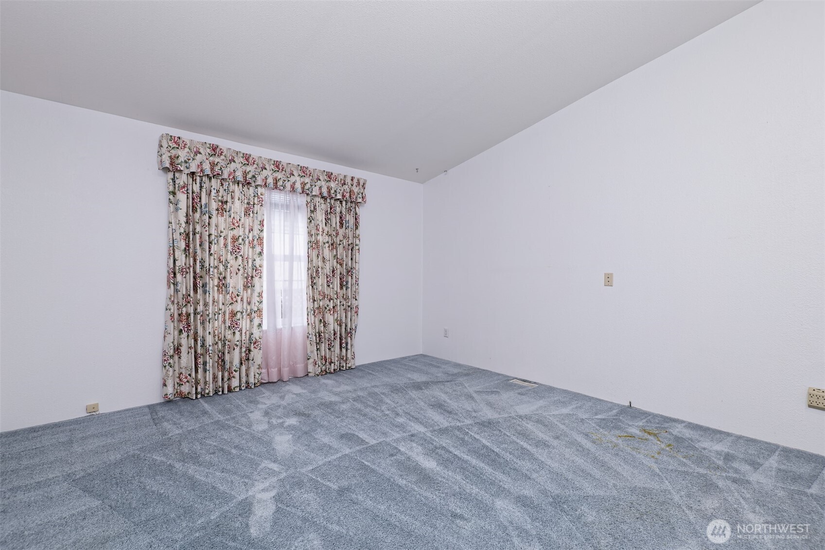 6 Noel Lane Property Photo 17