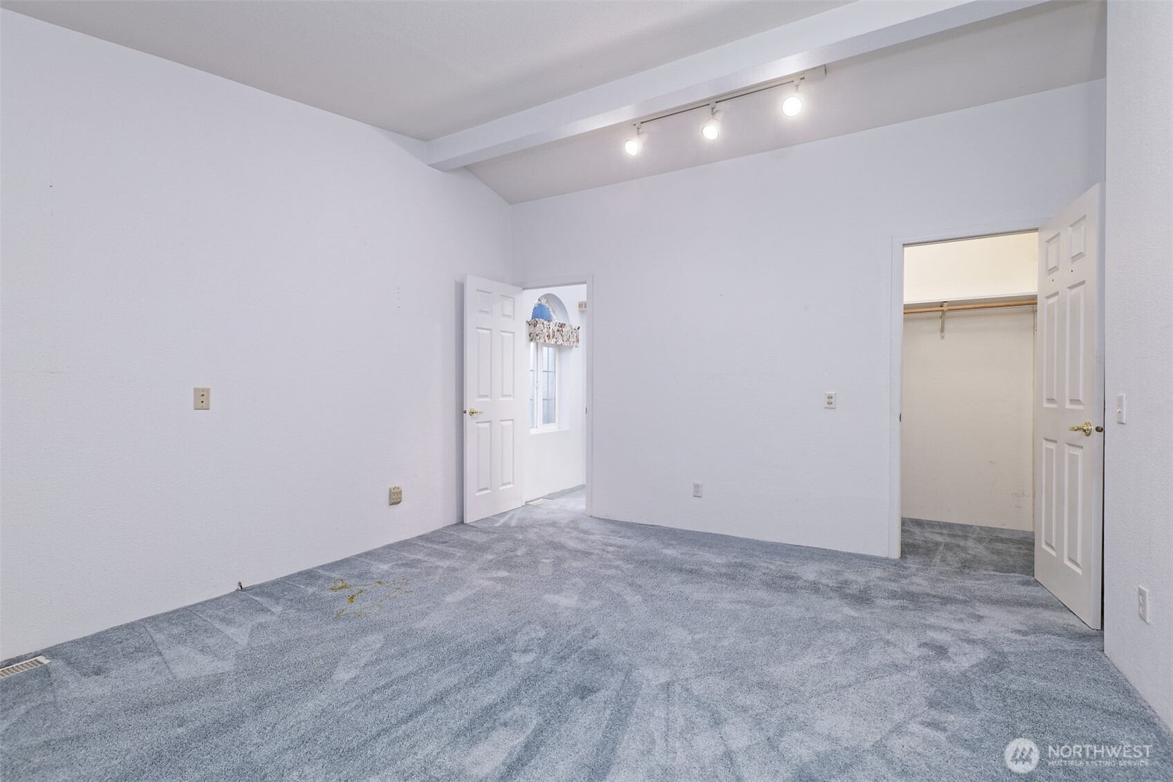6 Noel Lane Property Photo 18