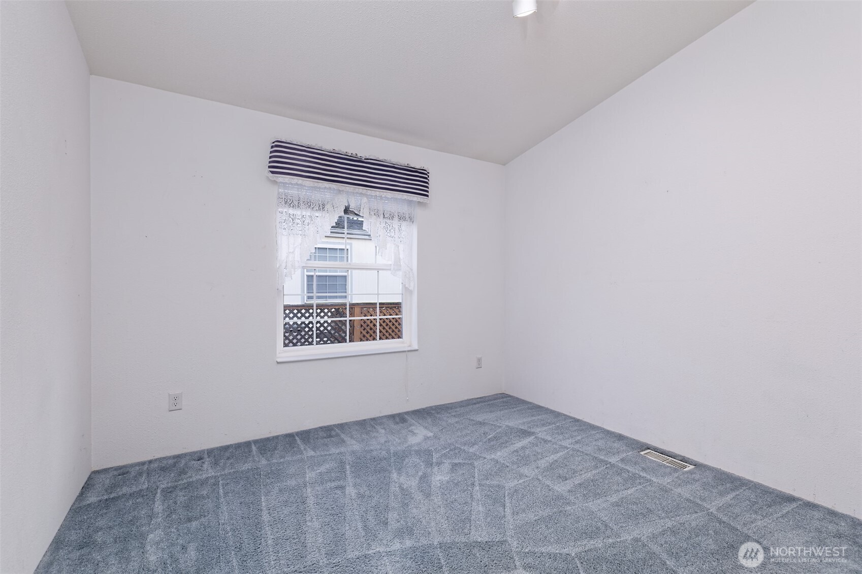 6 Noel Lane Property Photo 23