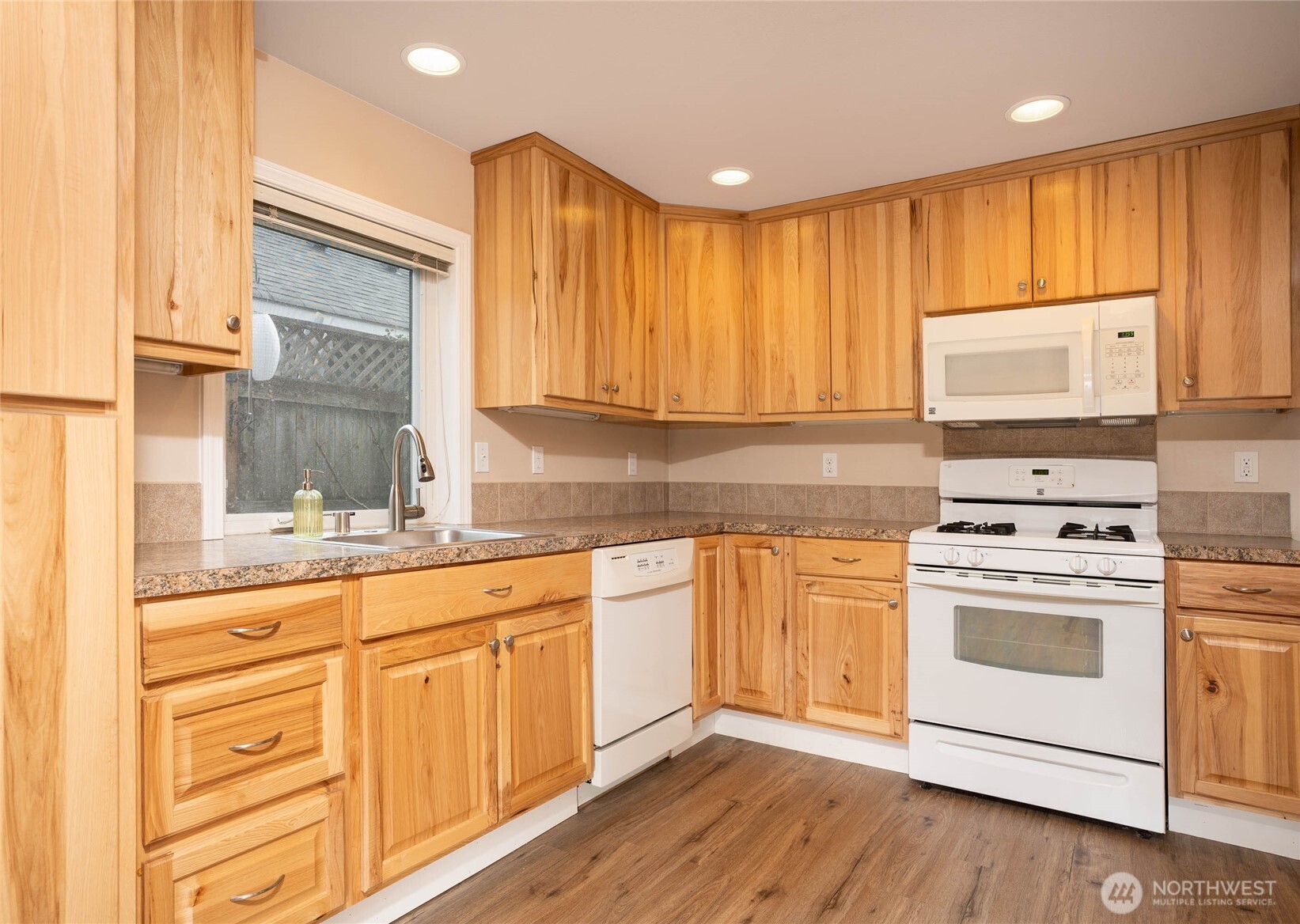 5005 109th Street A,b,c Property Photo 33