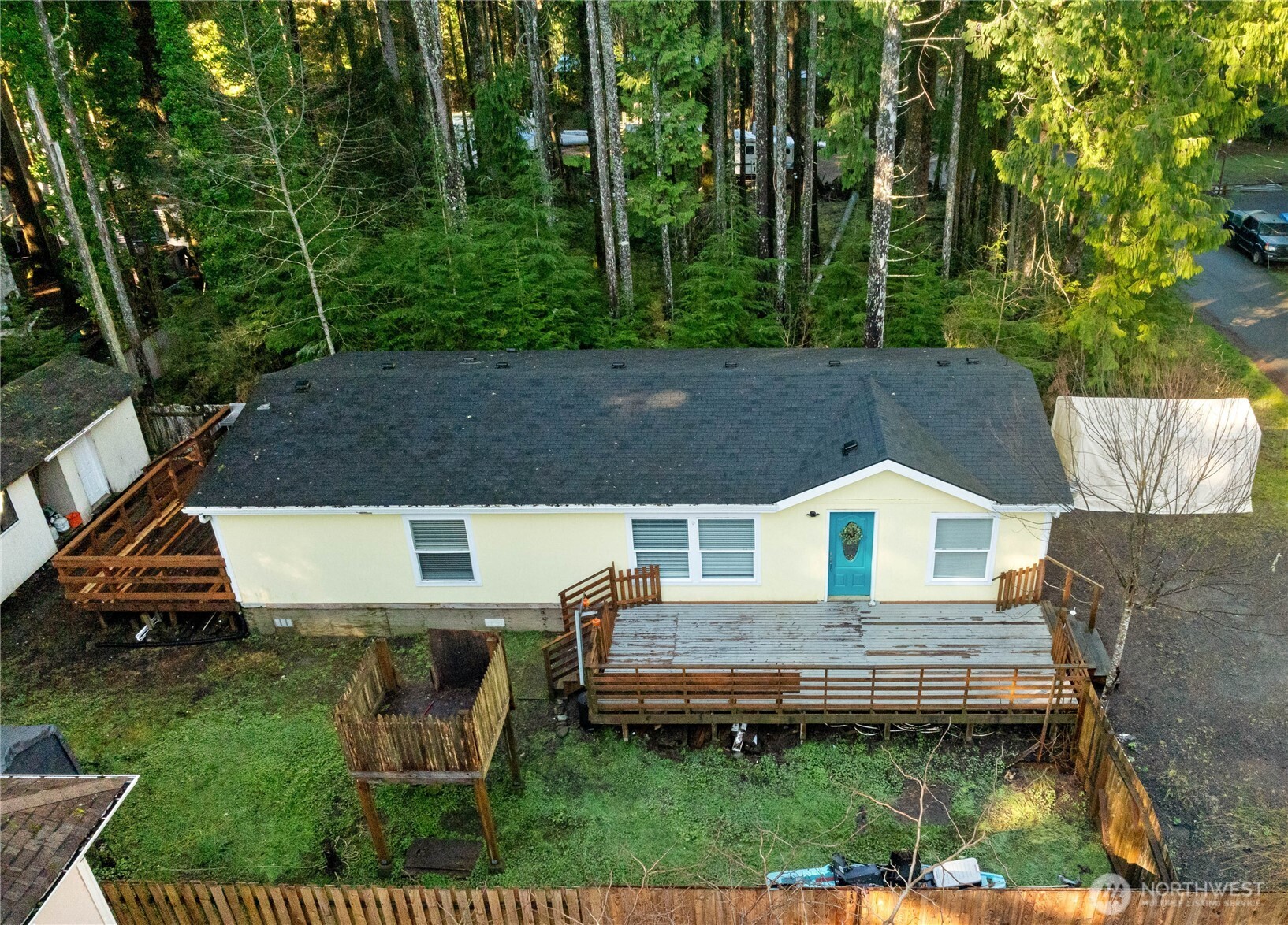 48 Robin Lane Property Photo 3