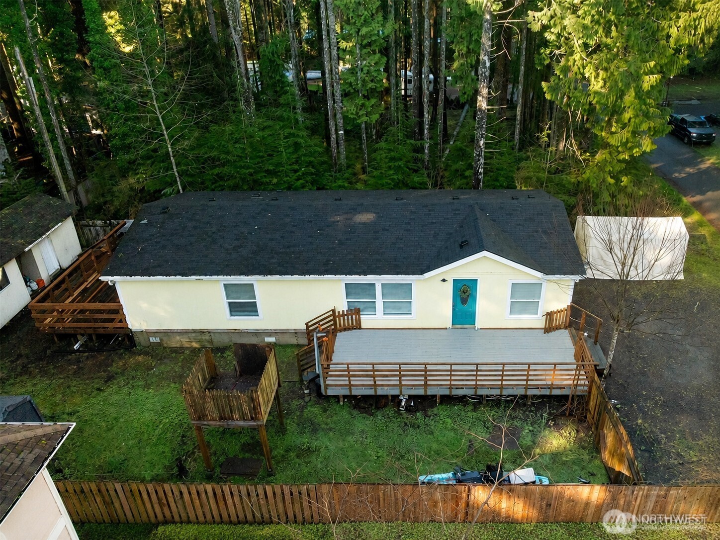 48 Robin Lane Property Photo 3