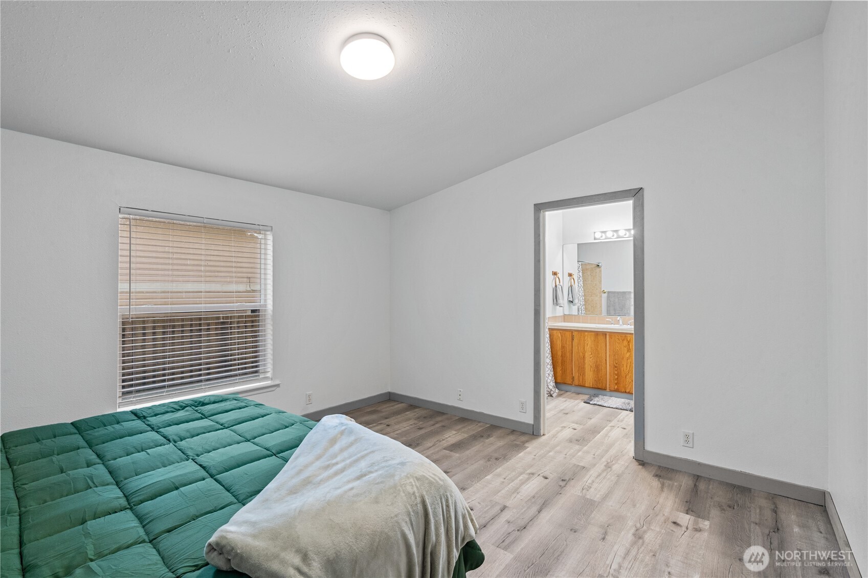 48 Robin Lane Property Photo 16