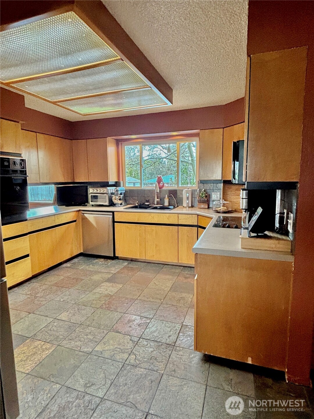 1917 Reser Road Property Photo 6