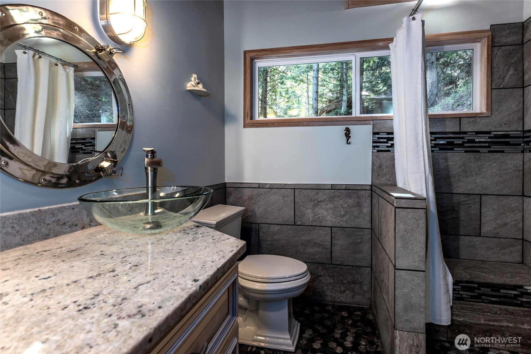 455 Mineral Point Property Photo 12