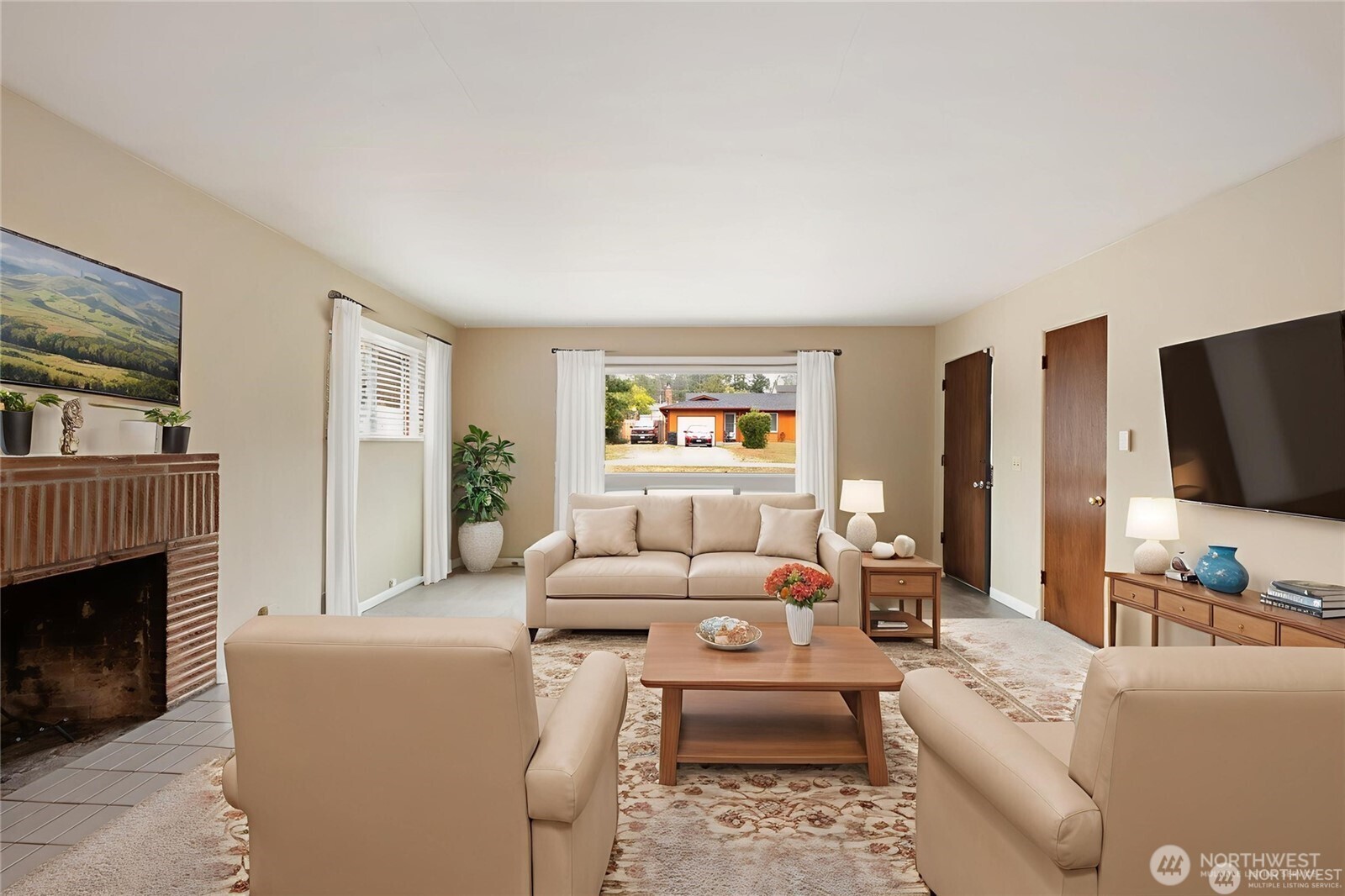 1123 Forest Glen Road Property Photo 3