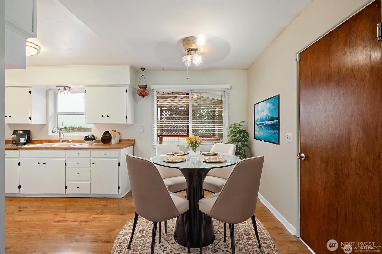 1123 Forest Glen Road Property Photo 4