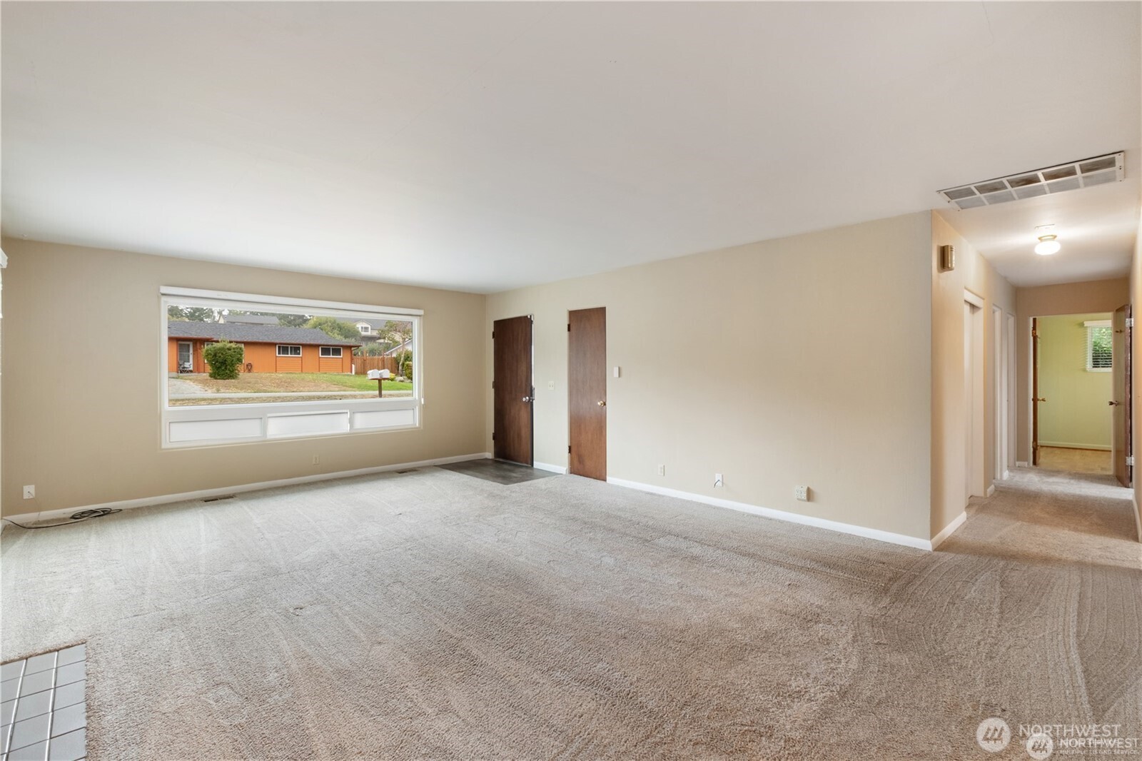 1123 Forest Glen Road Property Photo 7