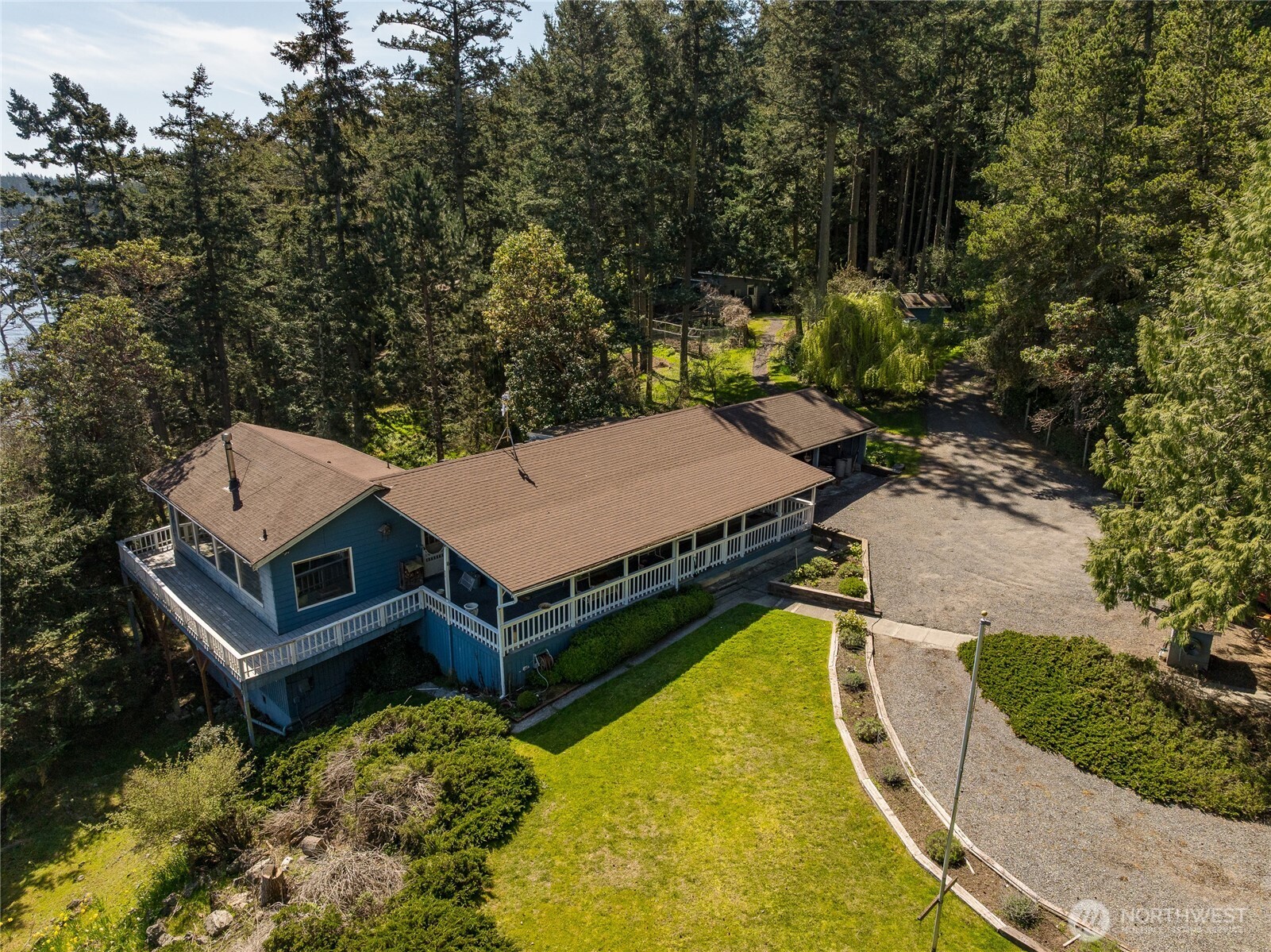 208 Tide's End Road Property Photo 5