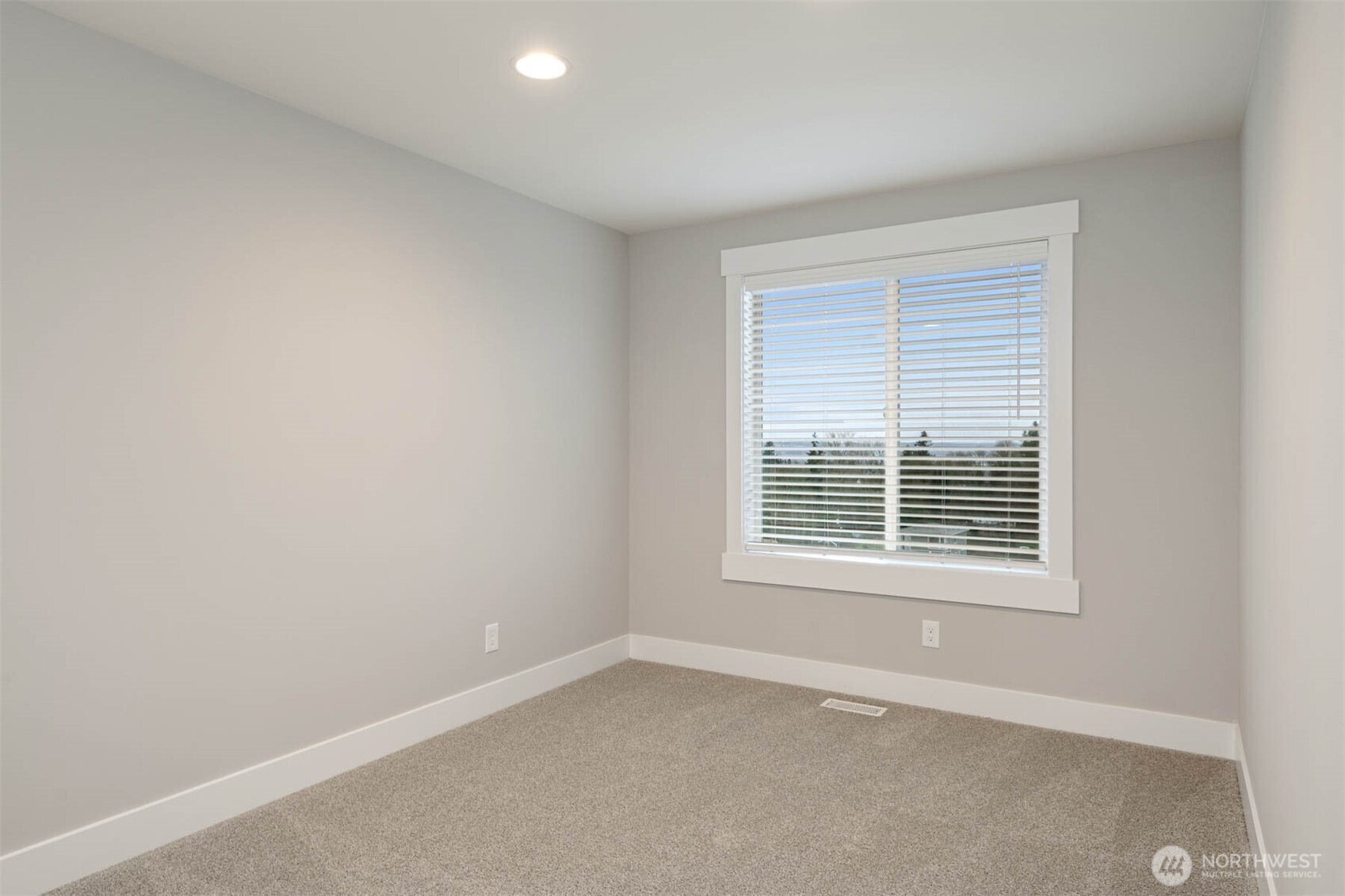 13021 75th Place Property Photo 7