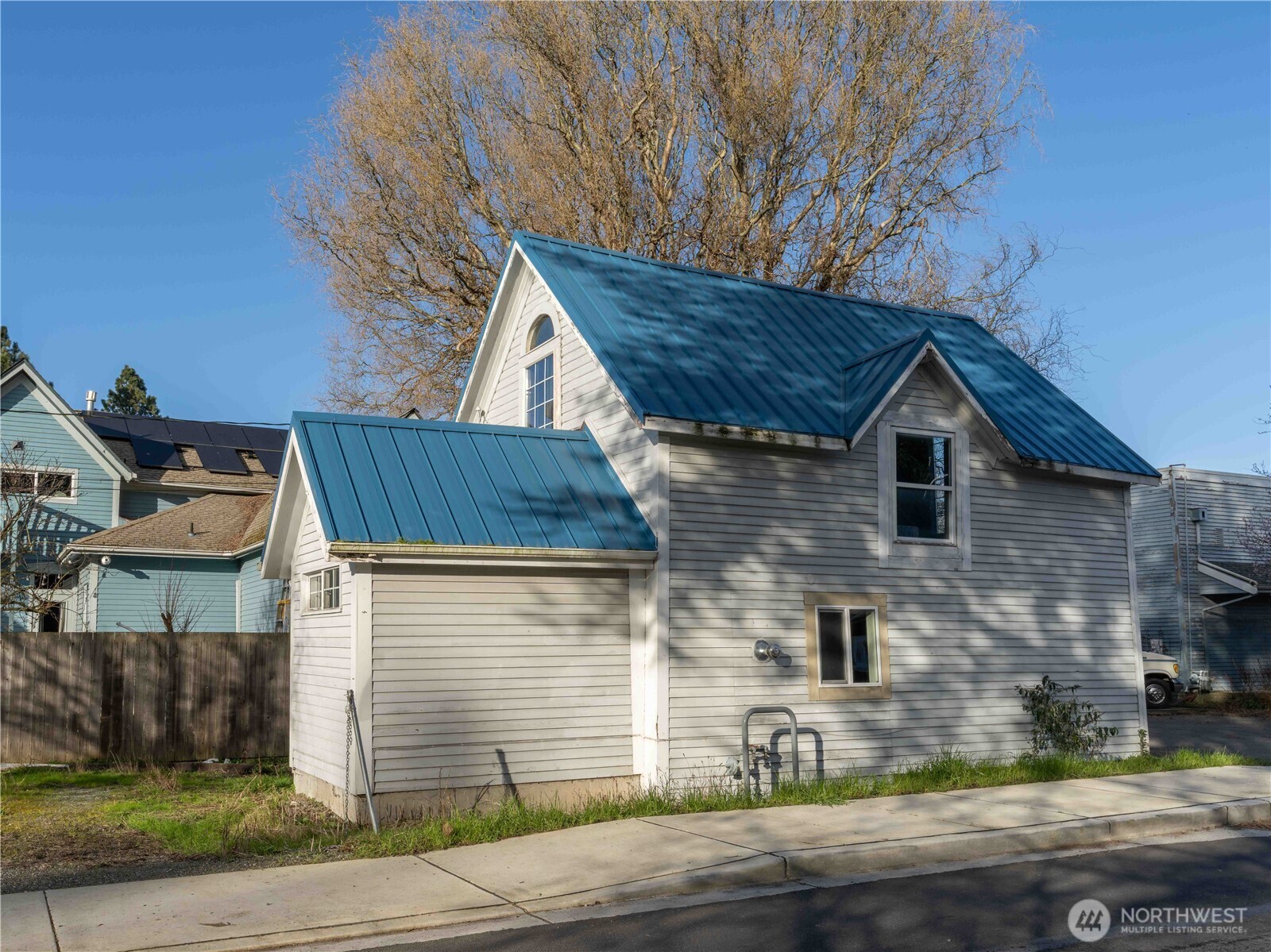 608 Morris Street Property Photo 5