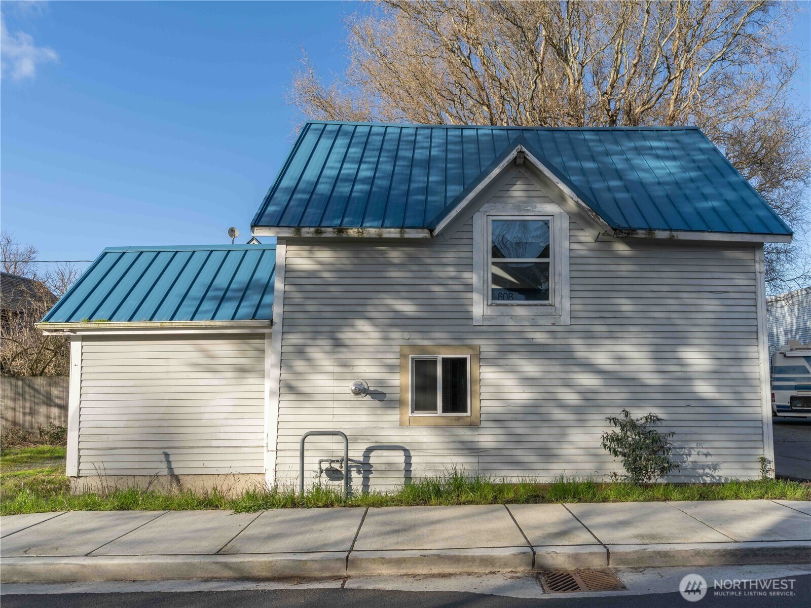 608 Morris Street Property Photo 6