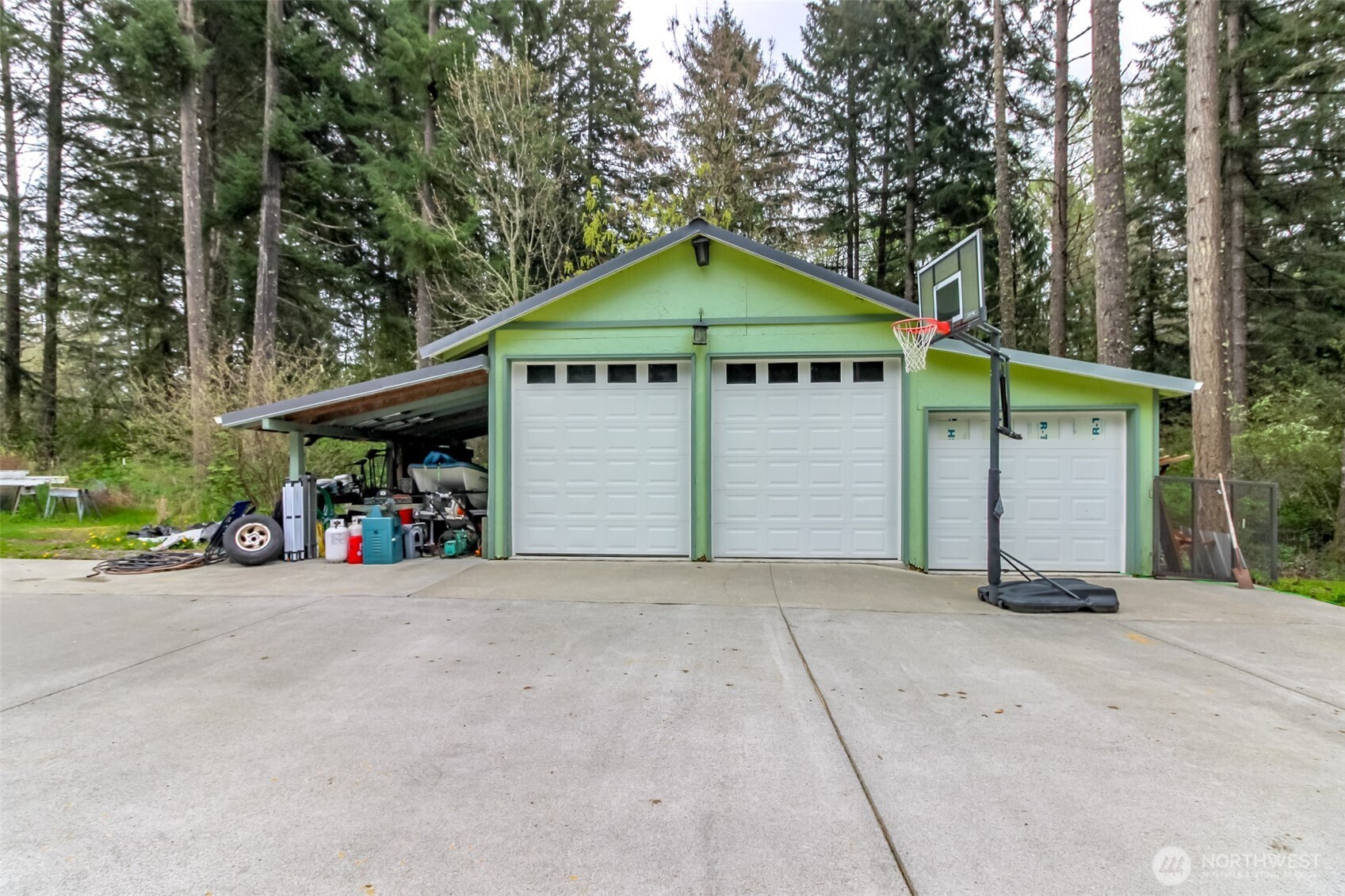 7605 295th Property Photo 4