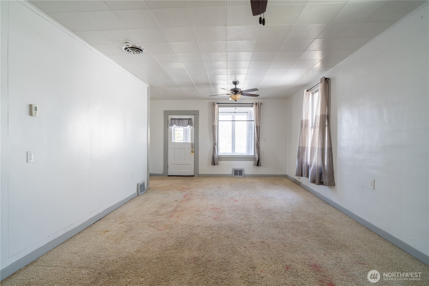 105 W 5th Avenue Property Photo 5