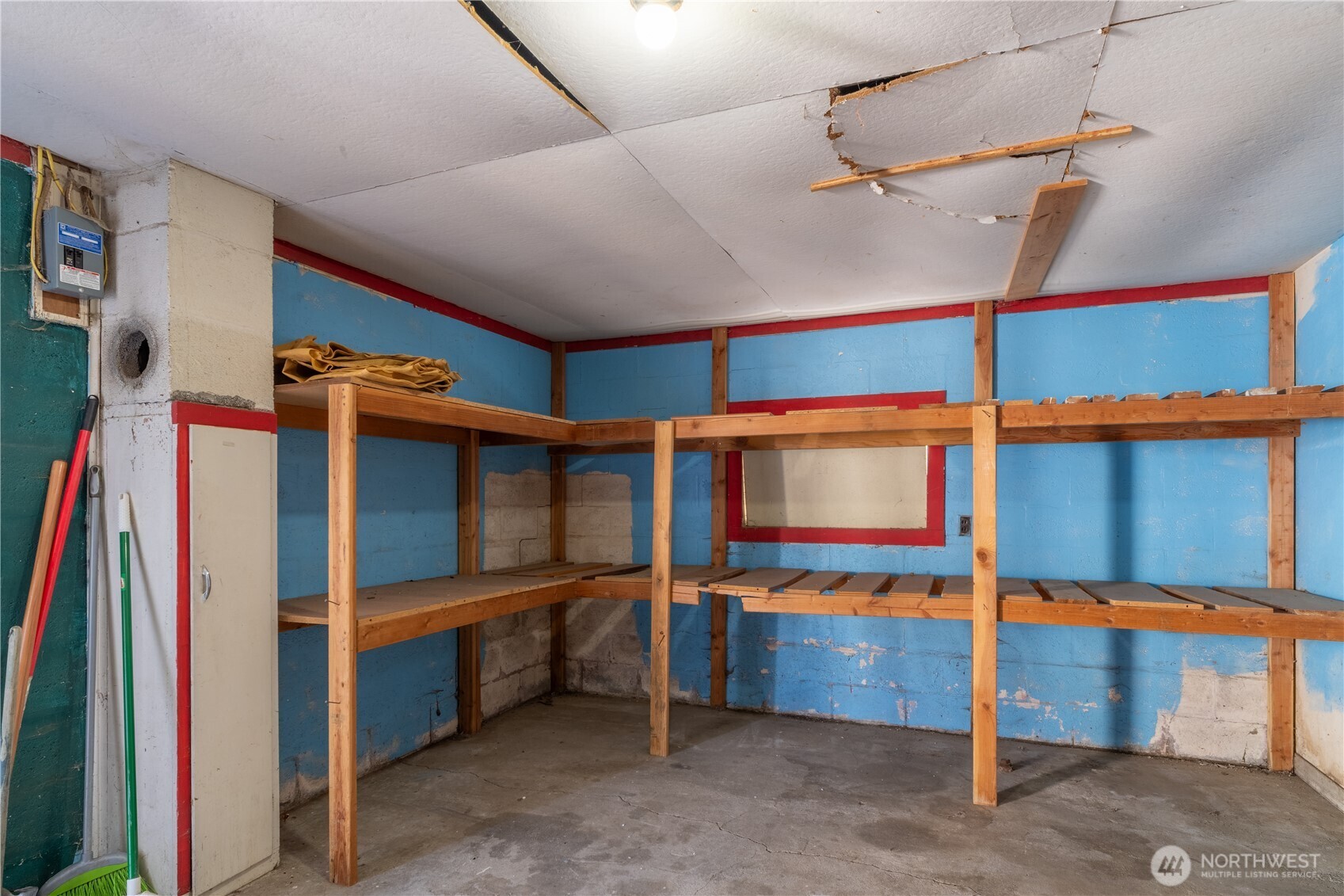 105 W 5th Avenue Property Photo 36