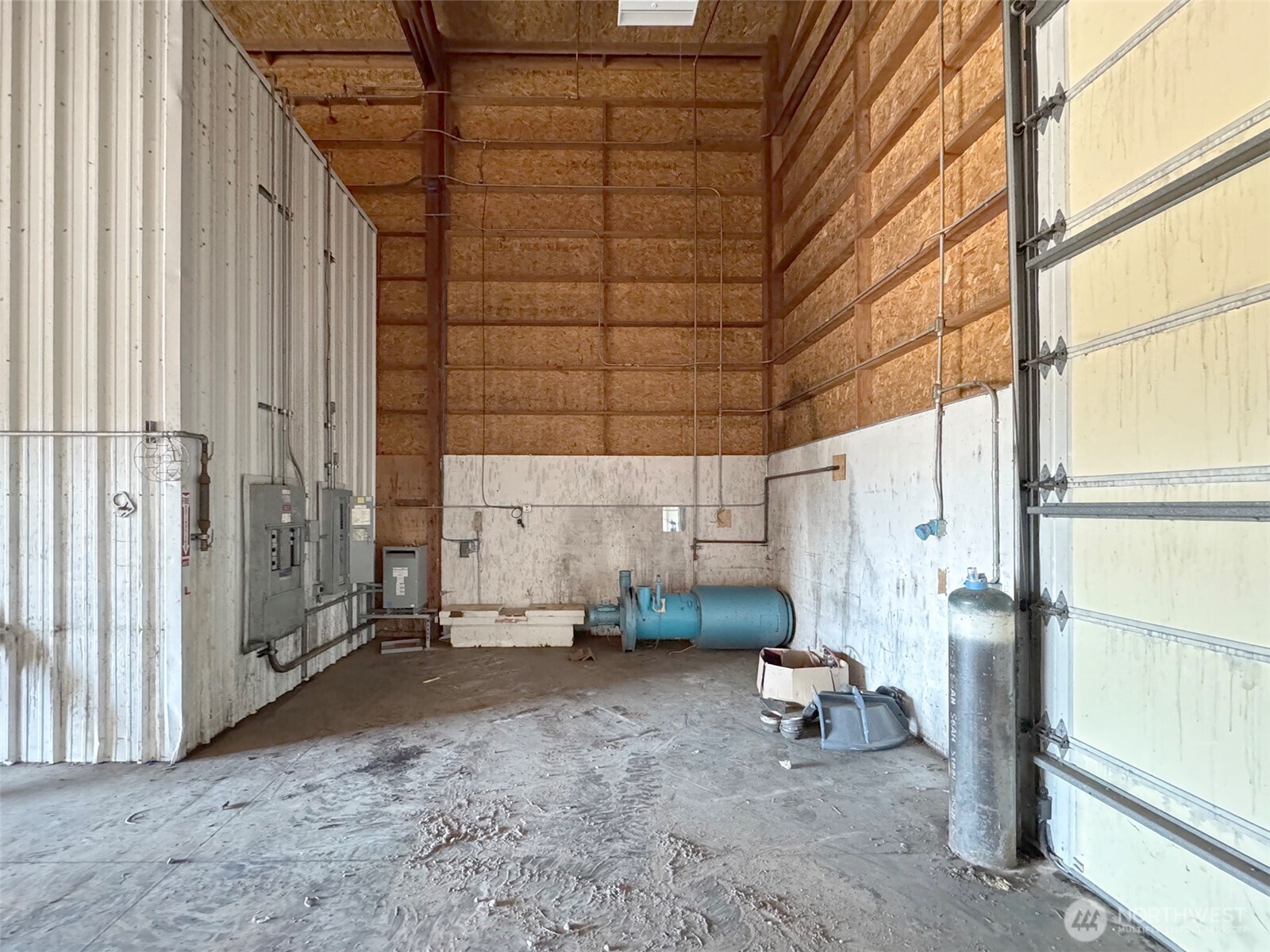 200659 Highway 101 Property Photo 33