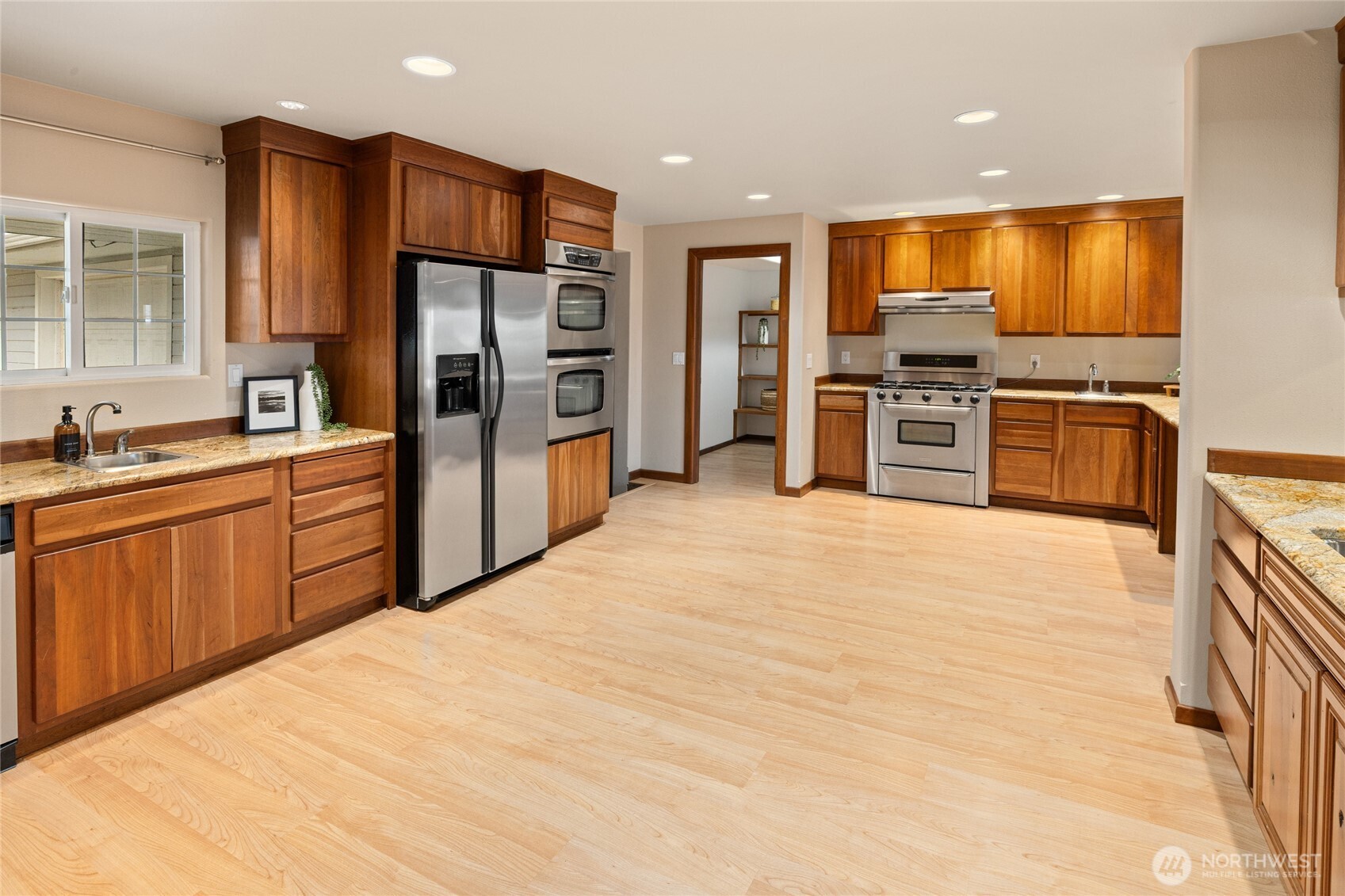 709 S Matthews Road Property Photo 13