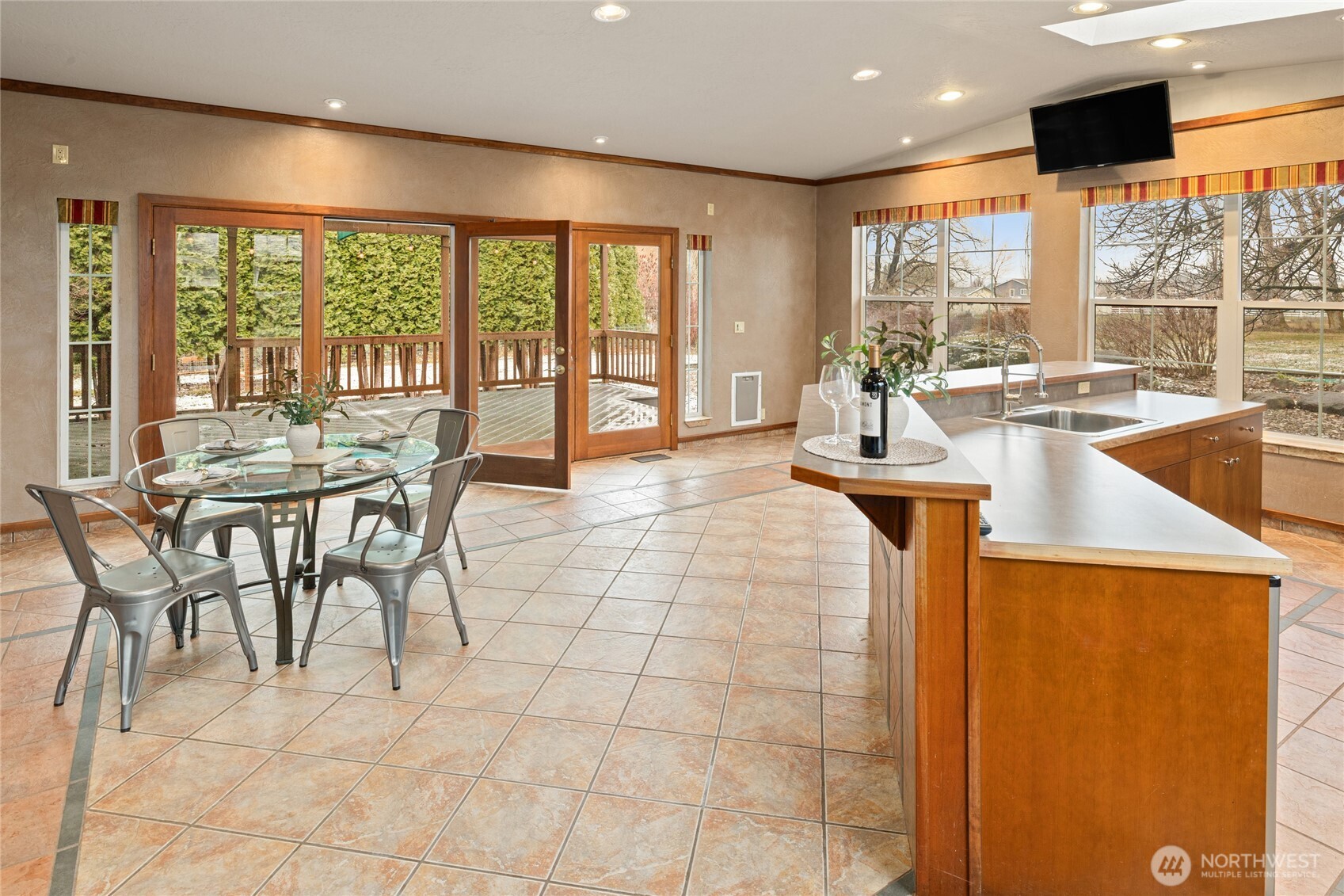 709 S Matthews Road Property Photo 16