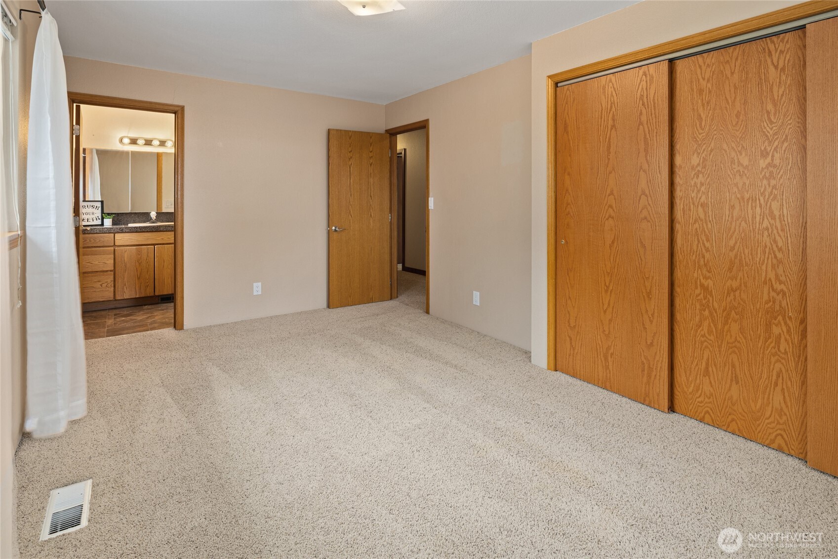 709 S Matthews Road Property Photo 33