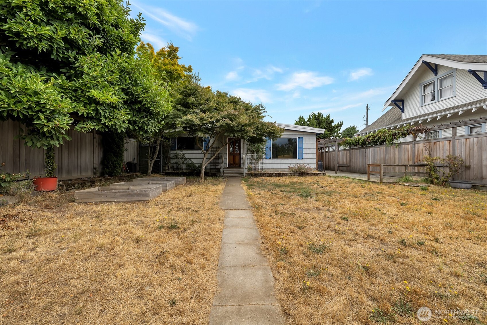 5912 45th Avenue Property Photo 6