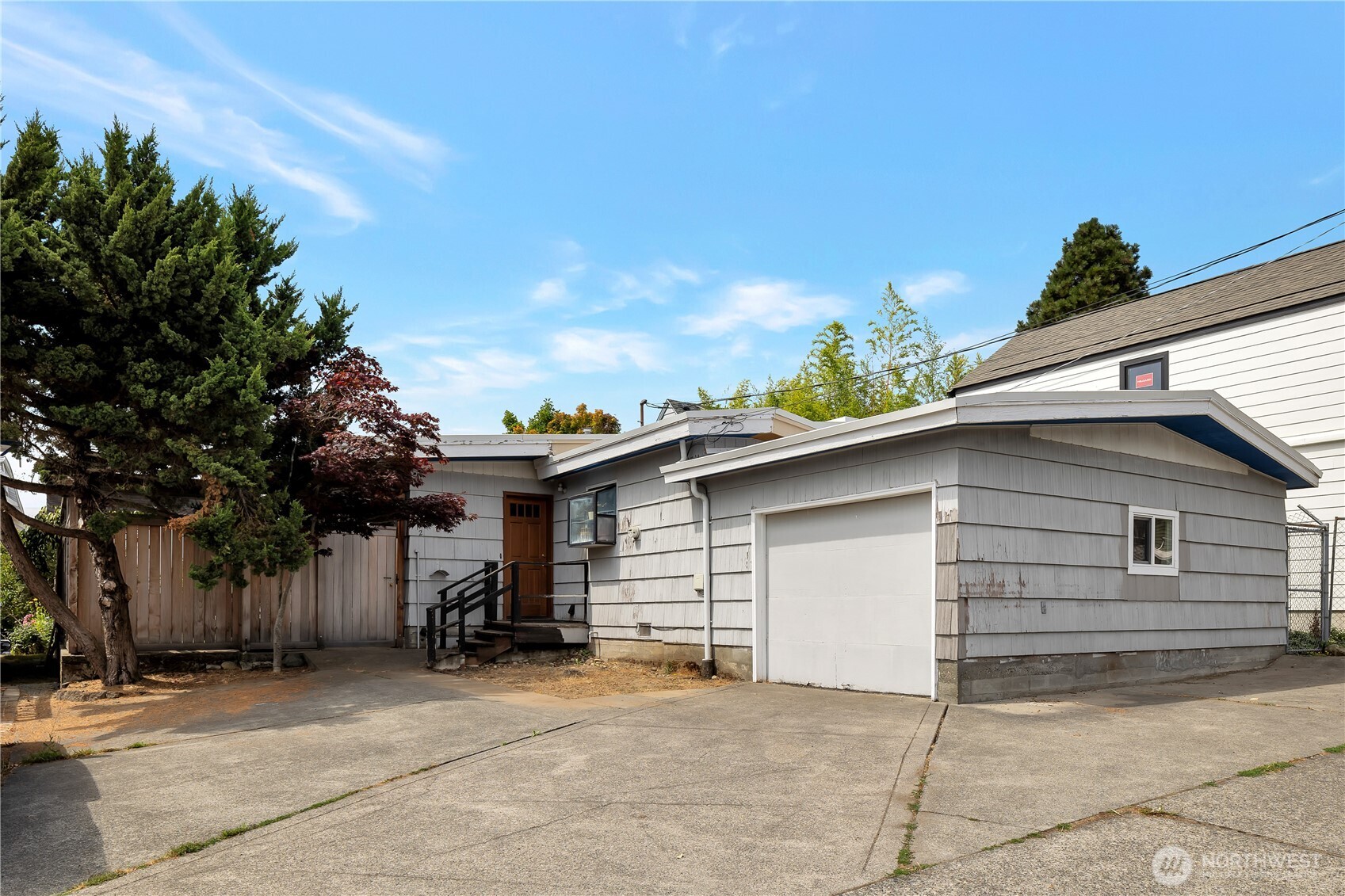 5912 45th Avenue Property Photo 8
