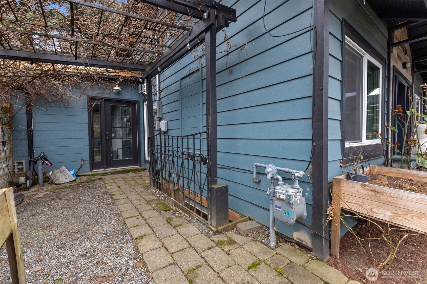 1053 S Southern Street Property Photo 32