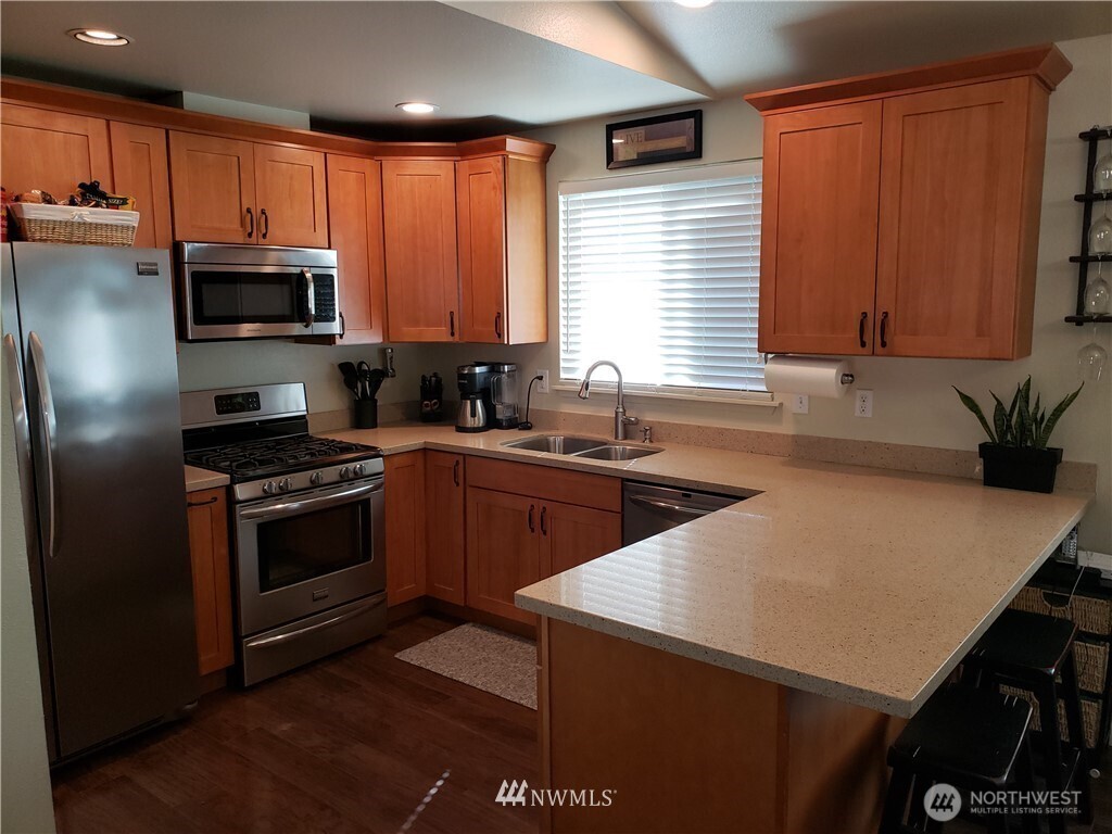 2114 Se 8th Drive Property Photo 3