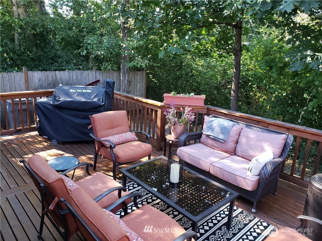 2114 Se 8th Drive Property Photo 8