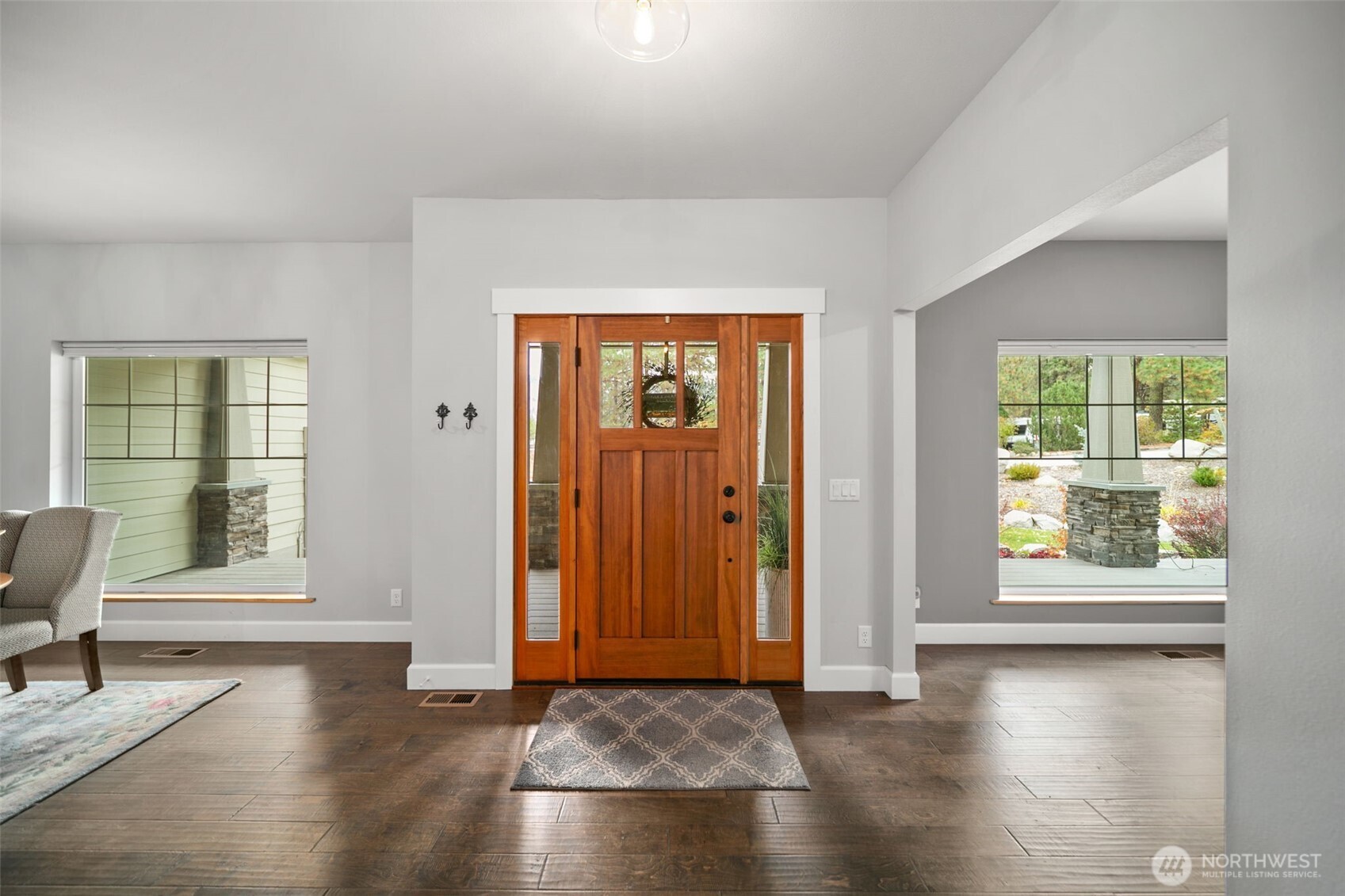 11709 Pear Tree Court Property Photo 5