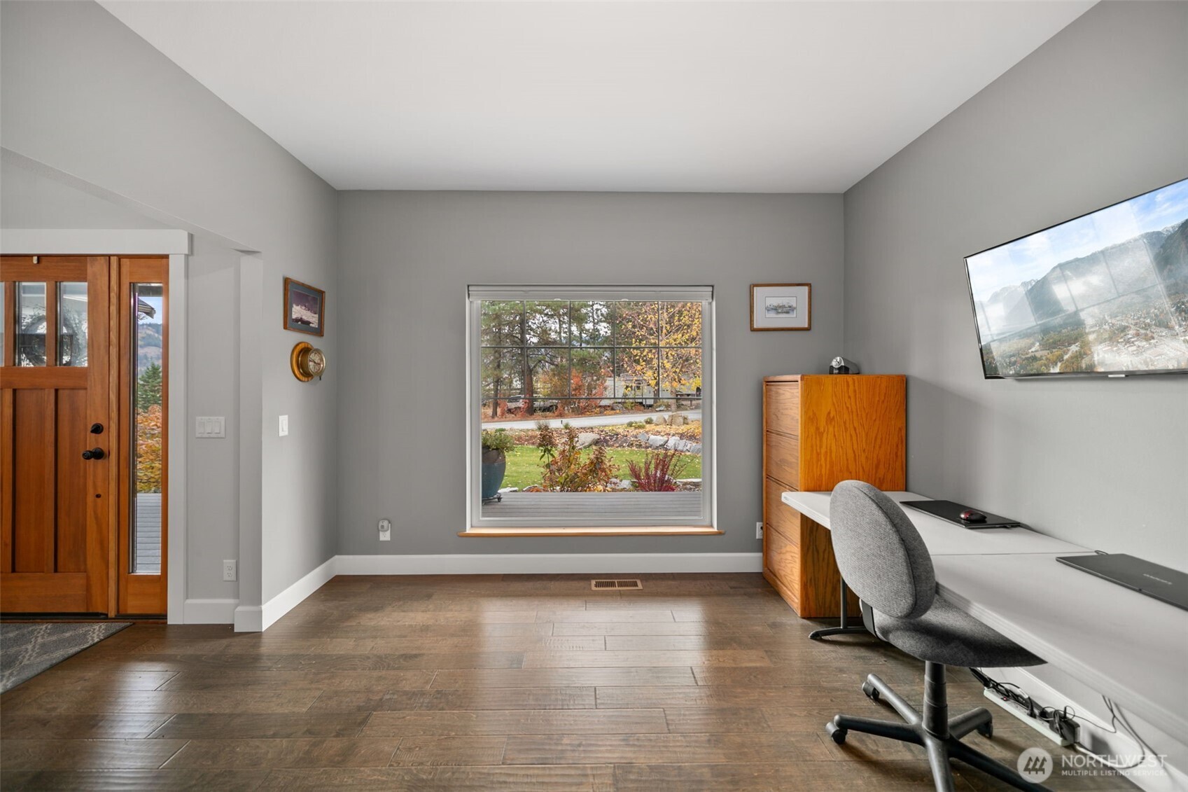 11709 Pear Tree Court Property Photo 6