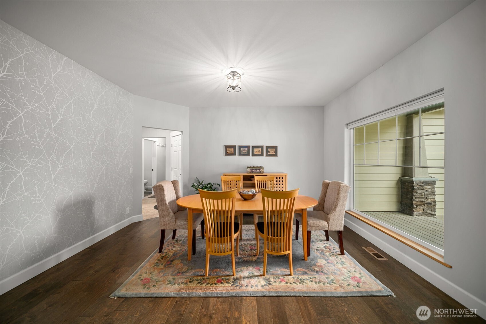11709 Pear Tree Court Property Photo 7