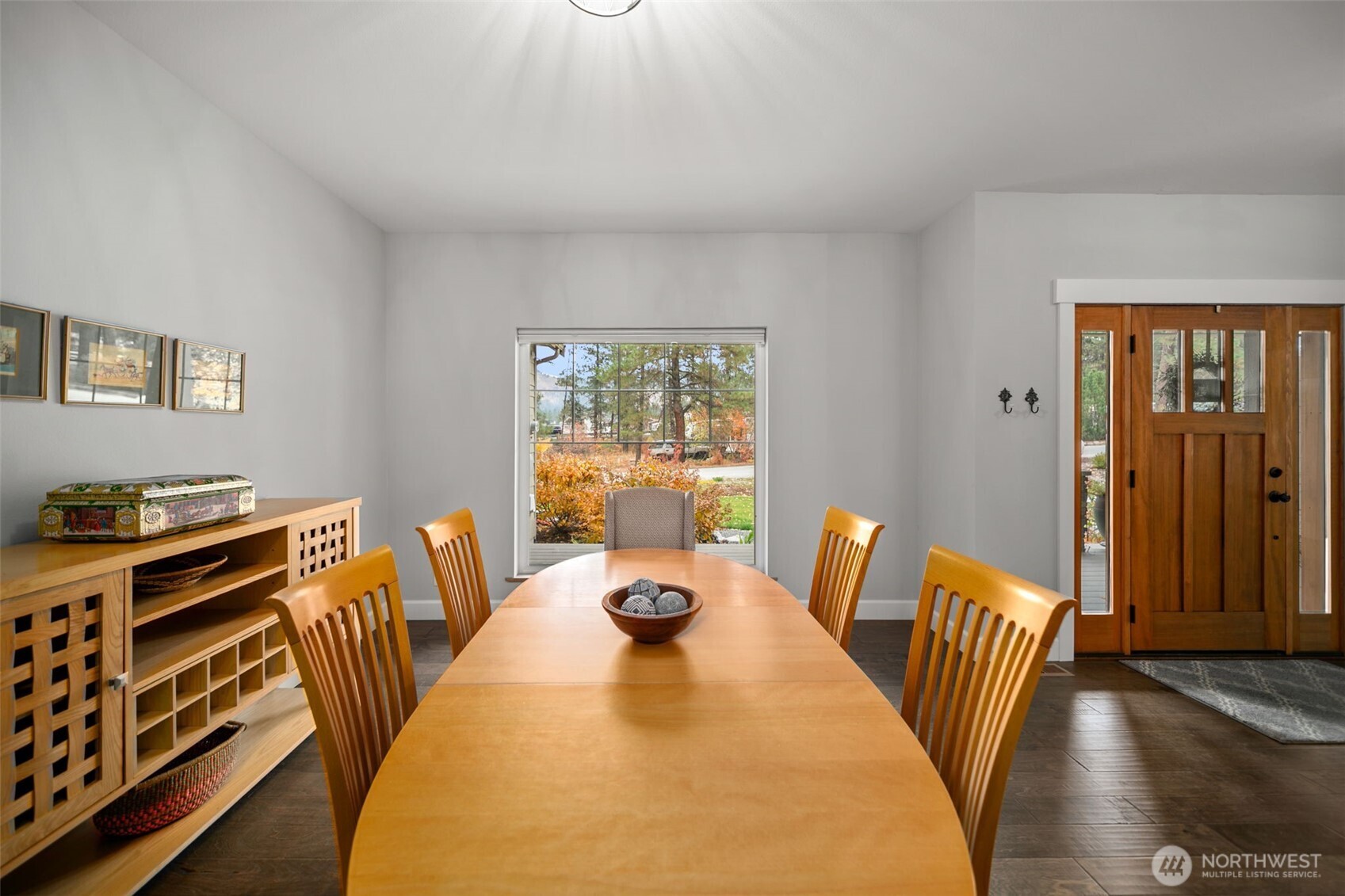 11709 Pear Tree Court Property Photo 8