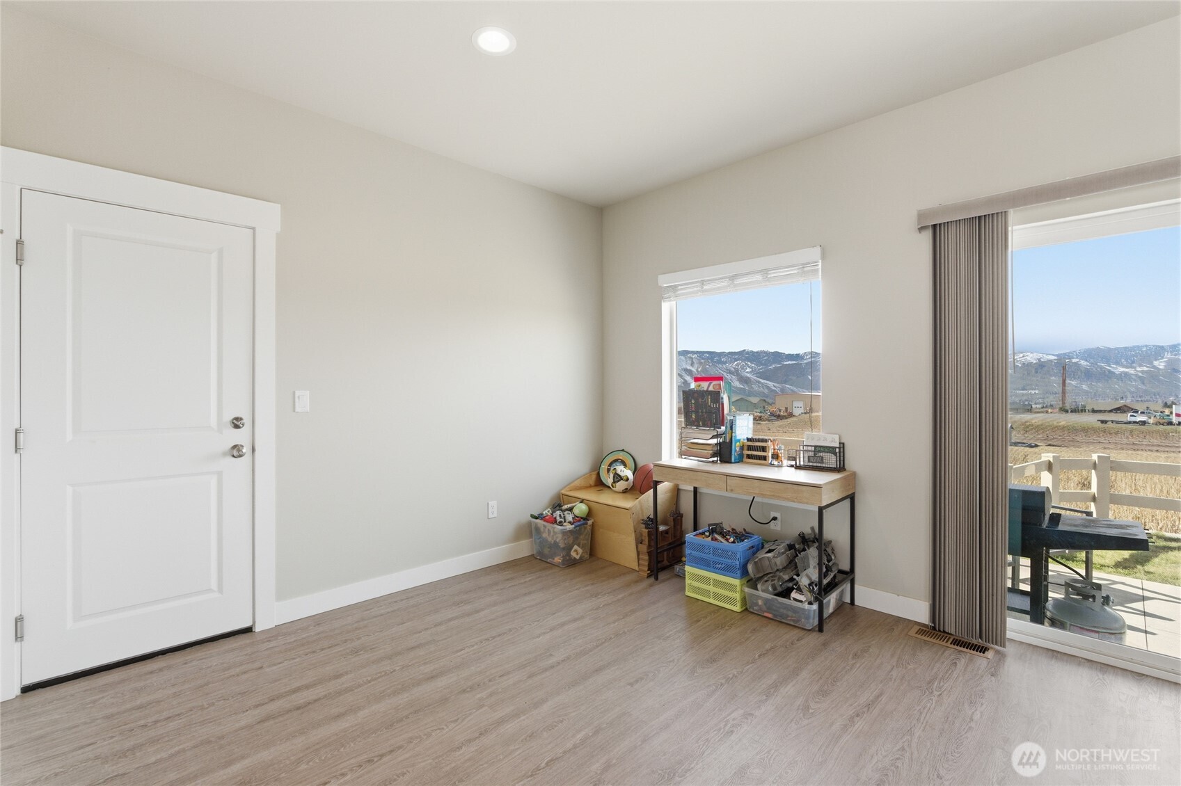 2247 S Mystical Loop Property Photo 7