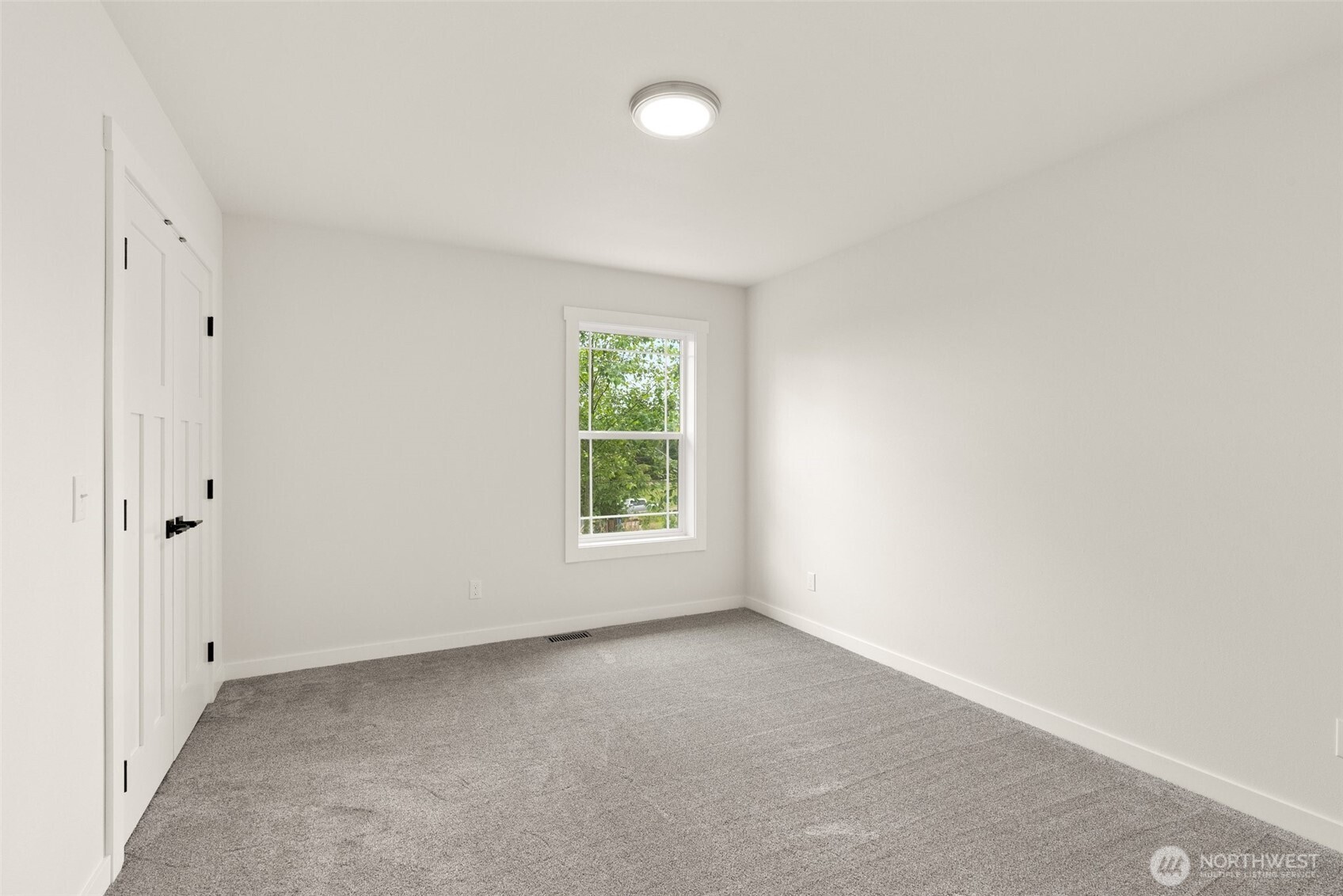 635 Elm Street Property Photo 14