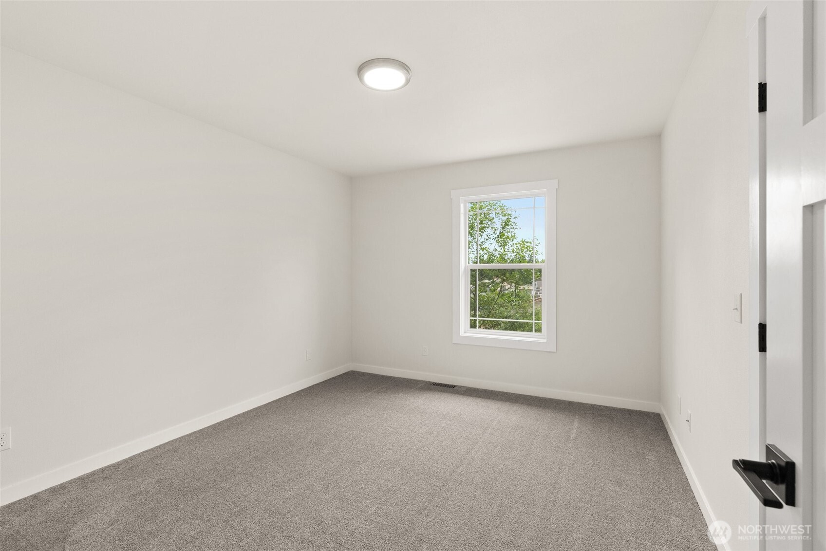 635 Elm Street Property Photo 15