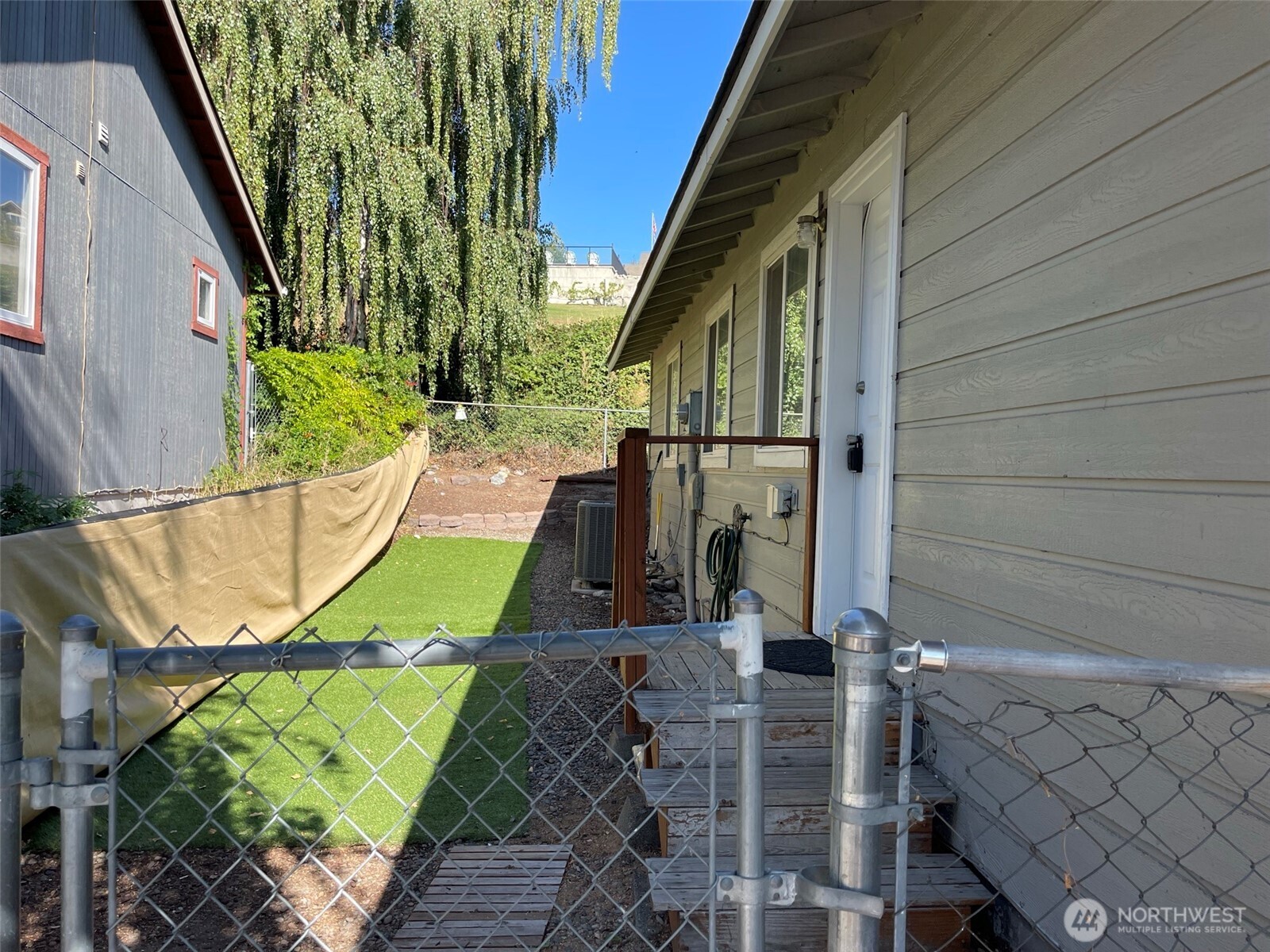 380 N Shore Court Property Photo 19