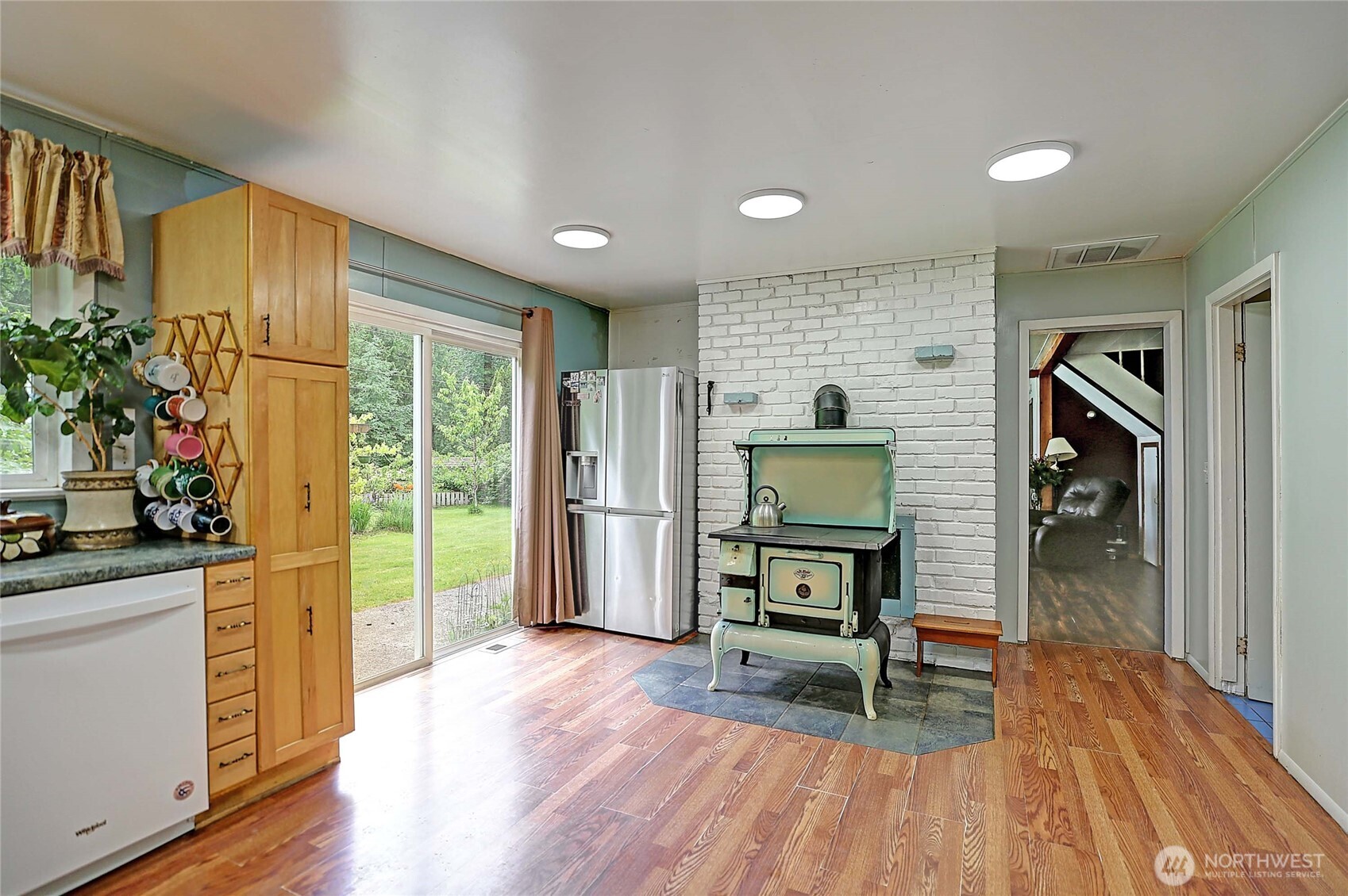 39729 State Route 530 Property Photo 8