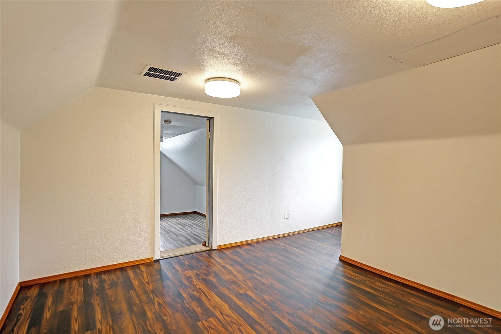 39729 State Route 530 Property Photo 17
