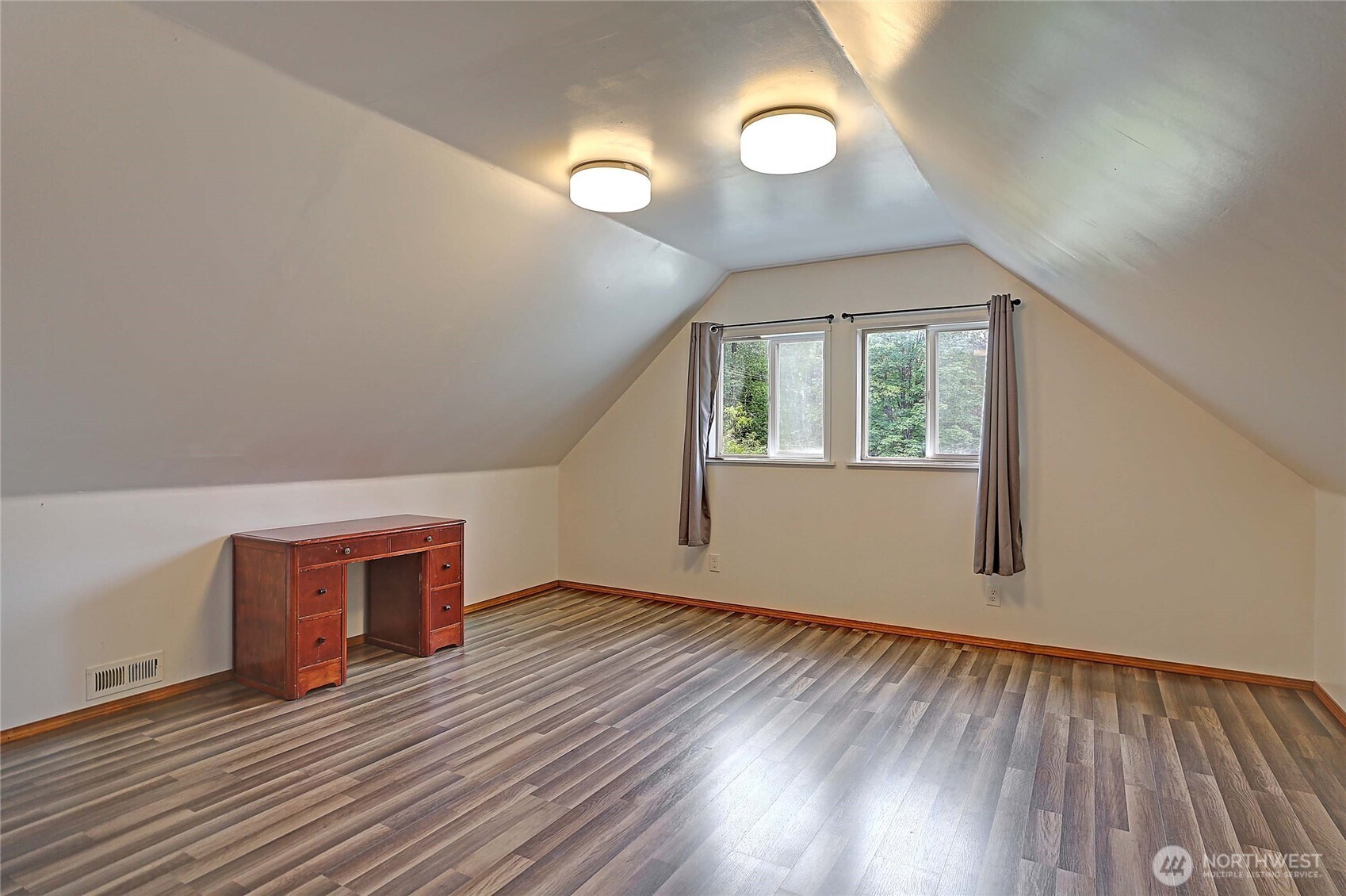 39729 State Route 530 Property Photo 18