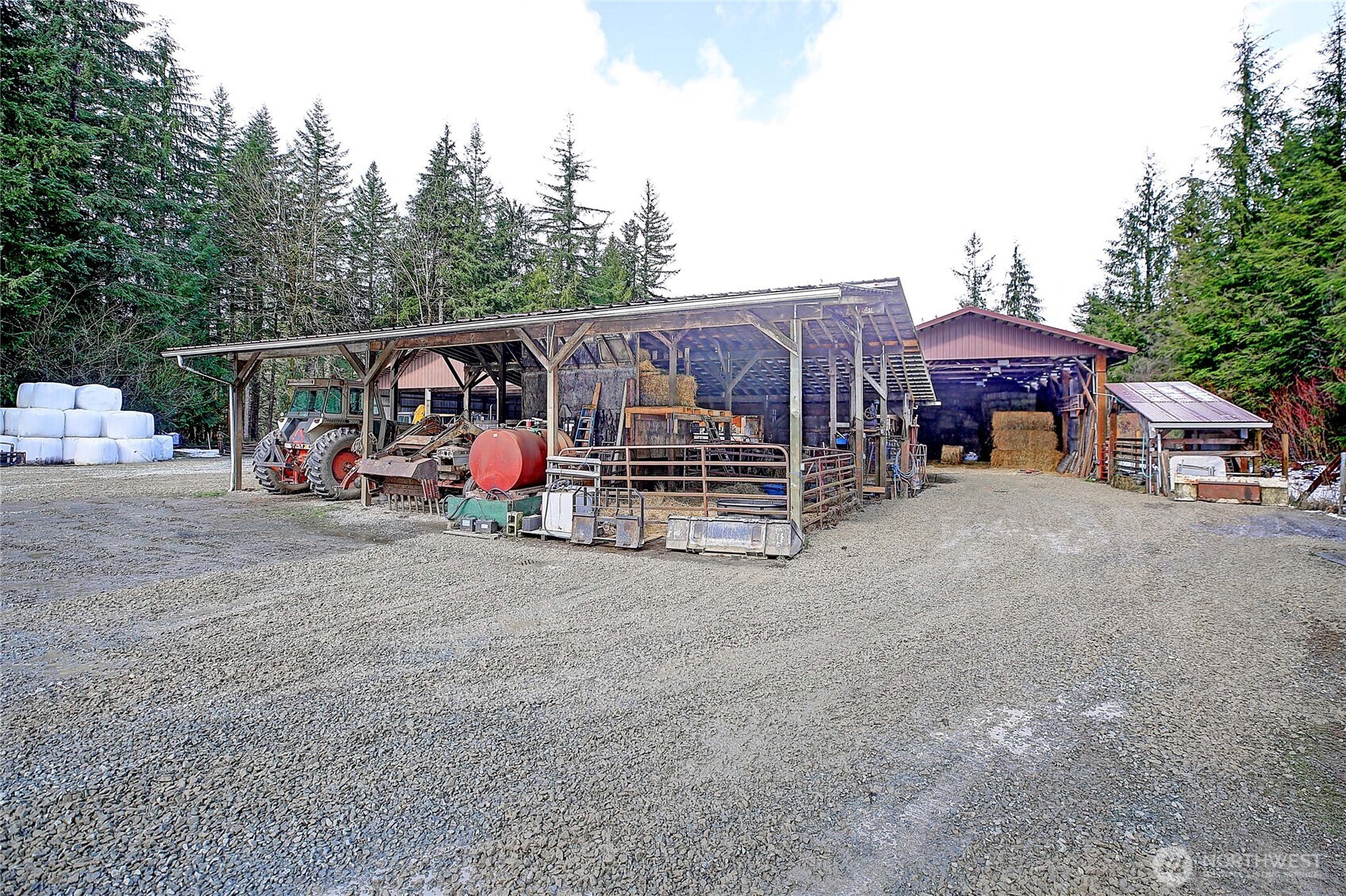 39729 State Route 530 Property Photo 26