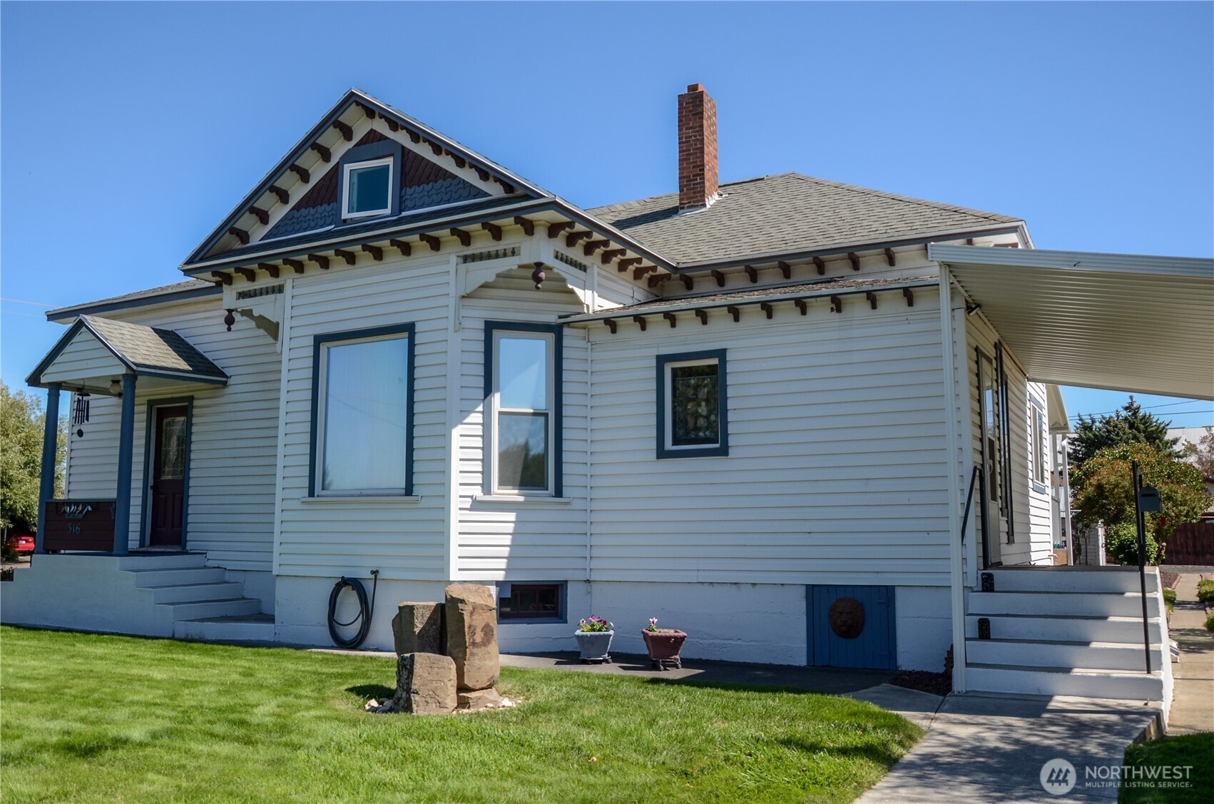 316 E Alder Avenue Property Photo 2