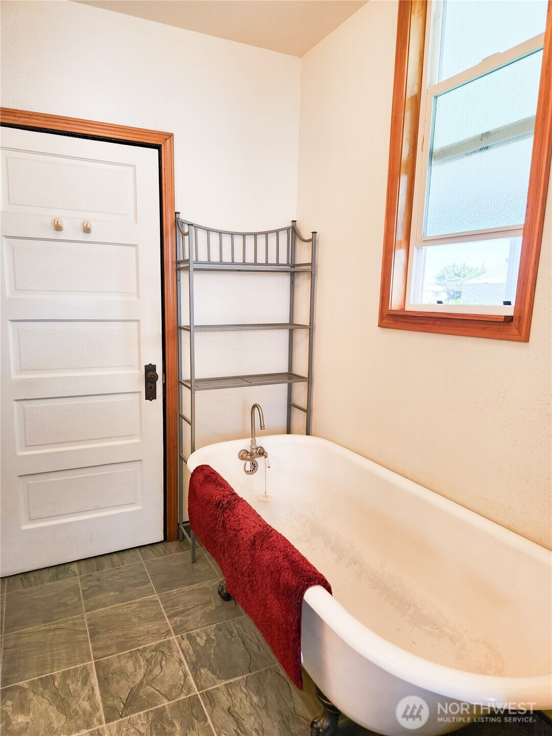 316 E Alder Avenue Property Photo 8