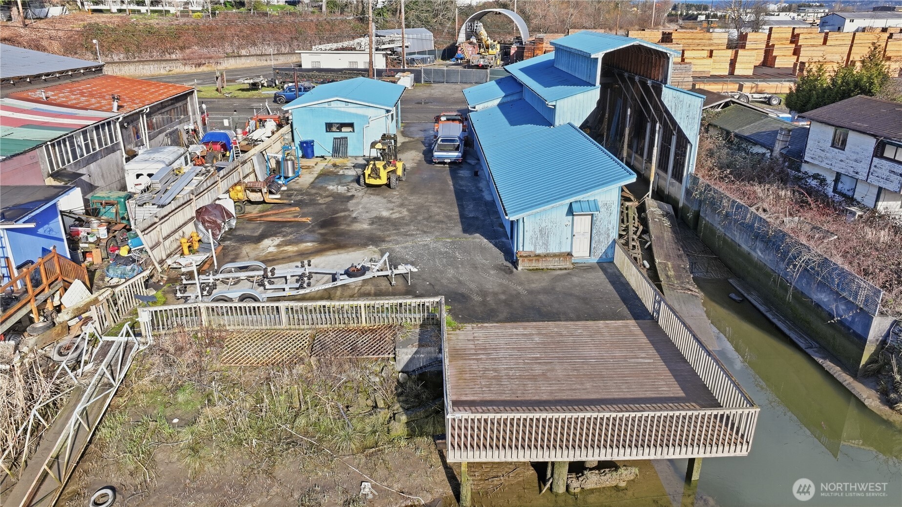 3830 Railway Avenue Property Photo 4