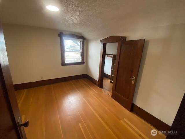 790 E Badger Road Property Photo 30