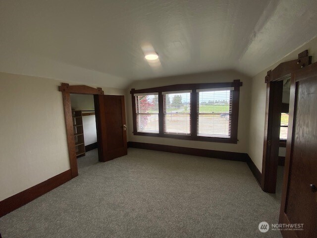 790 E Badger Road Property Photo 31