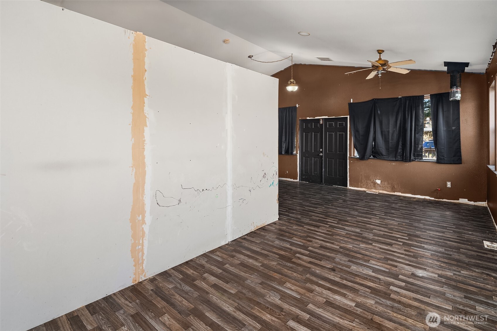 23611 W Ludvick Lake Drive Property Photo 16
