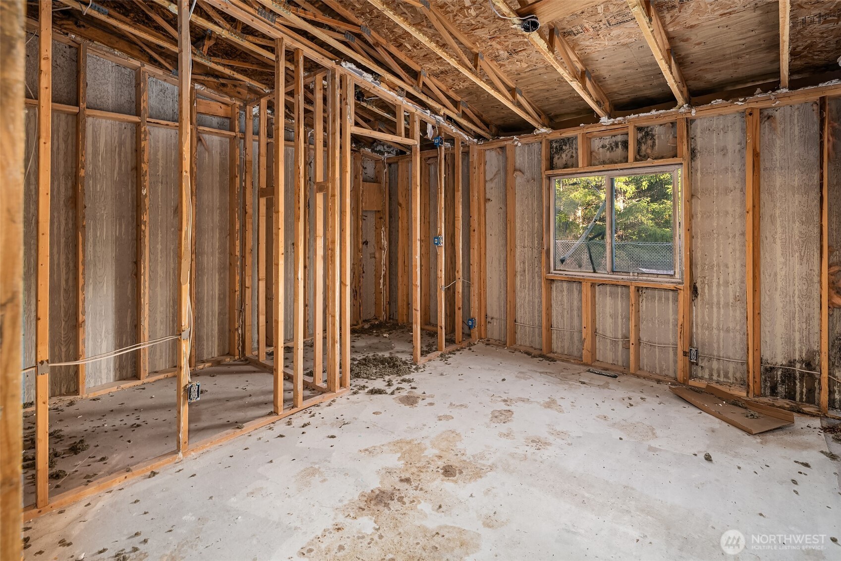 23611 W Ludvick Lake Drive Property Photo 32