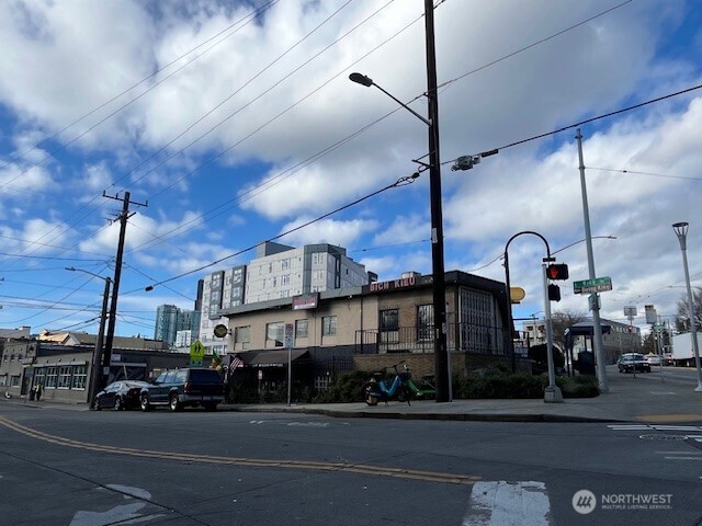 421 Rainier Avenue Property Photo 4