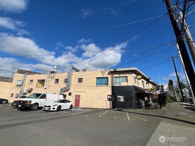 421 Rainier Avenue Property Photo 7