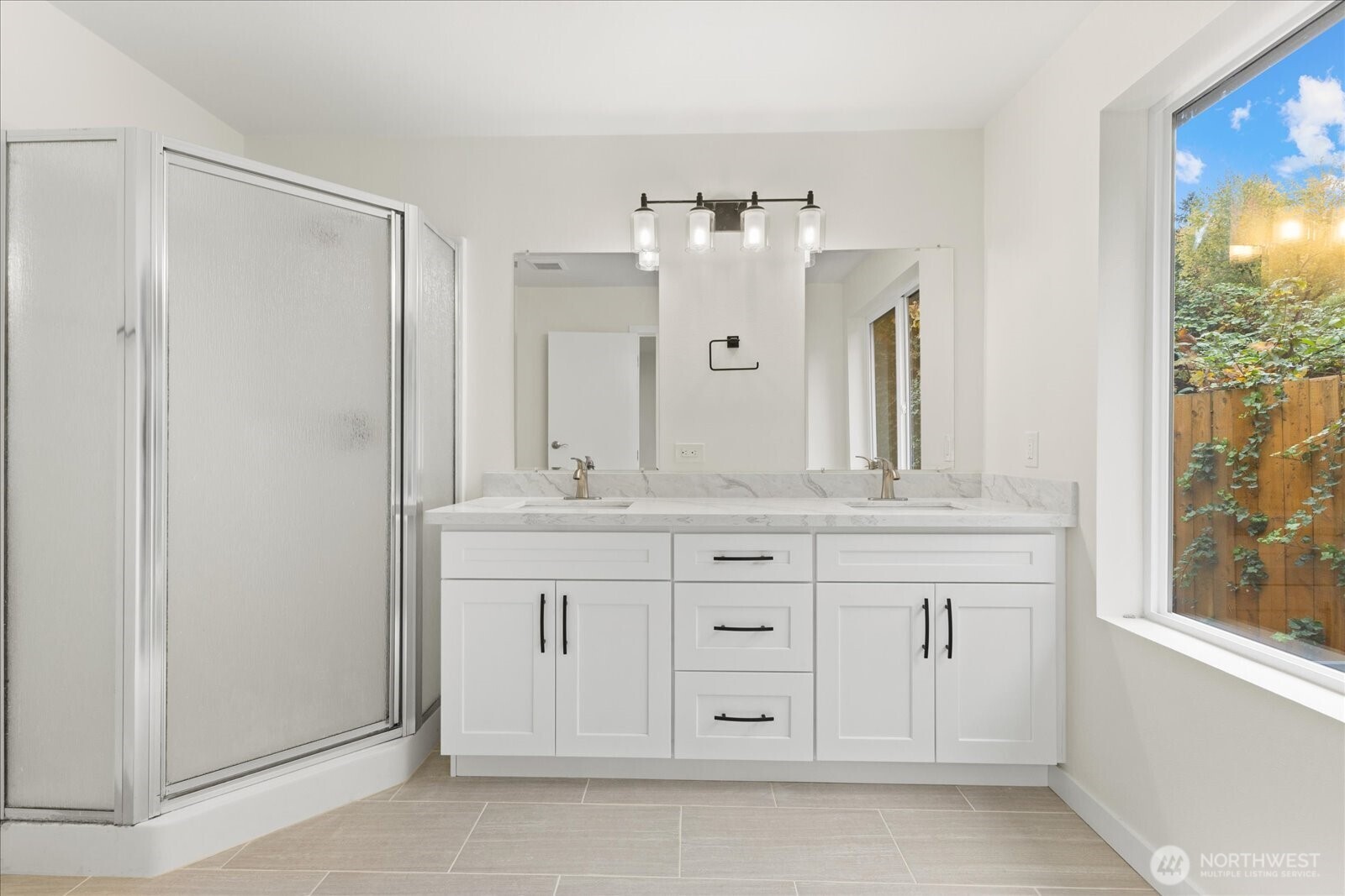 422 E Titus Property Photo 18